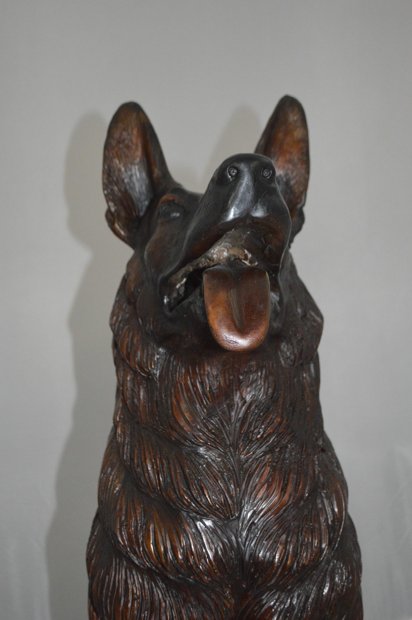 Nifao German Shepherd Alsatian dog bronze statue - Life-Size, Realistic Bronze Statue - Ideal for Home or Garden Decoration - Size: 23"L x 16"W x 30"H.