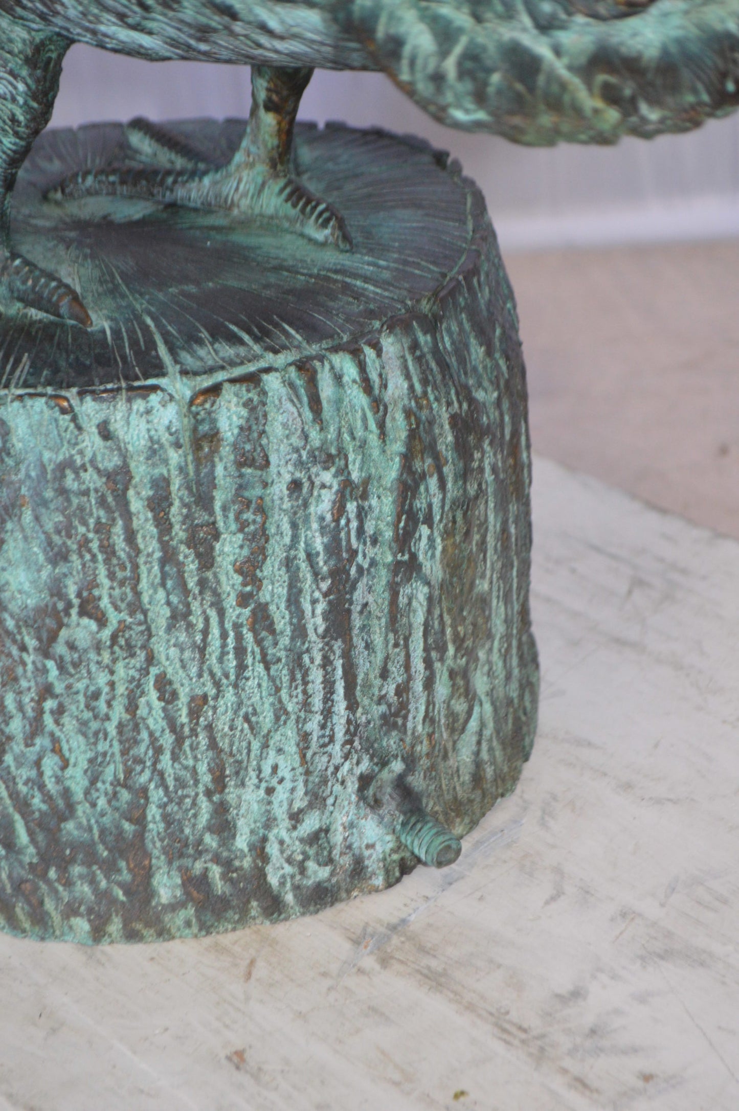 Pelican on a Tree Stump fountain bronze statue - Size: 30"L x 16"W x 46"H.