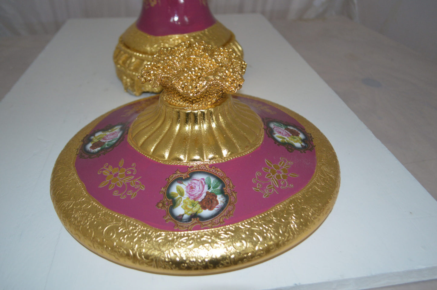 Decoration Vase with cover gold and pink - Size: 23"L x 16"W x 33"H.