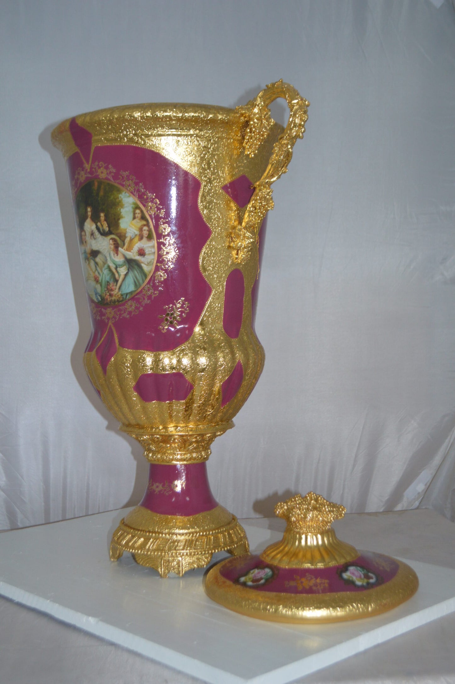 Decoration Vase with cover gold and pink - Size: 23"L x 16"W x 33"H.
