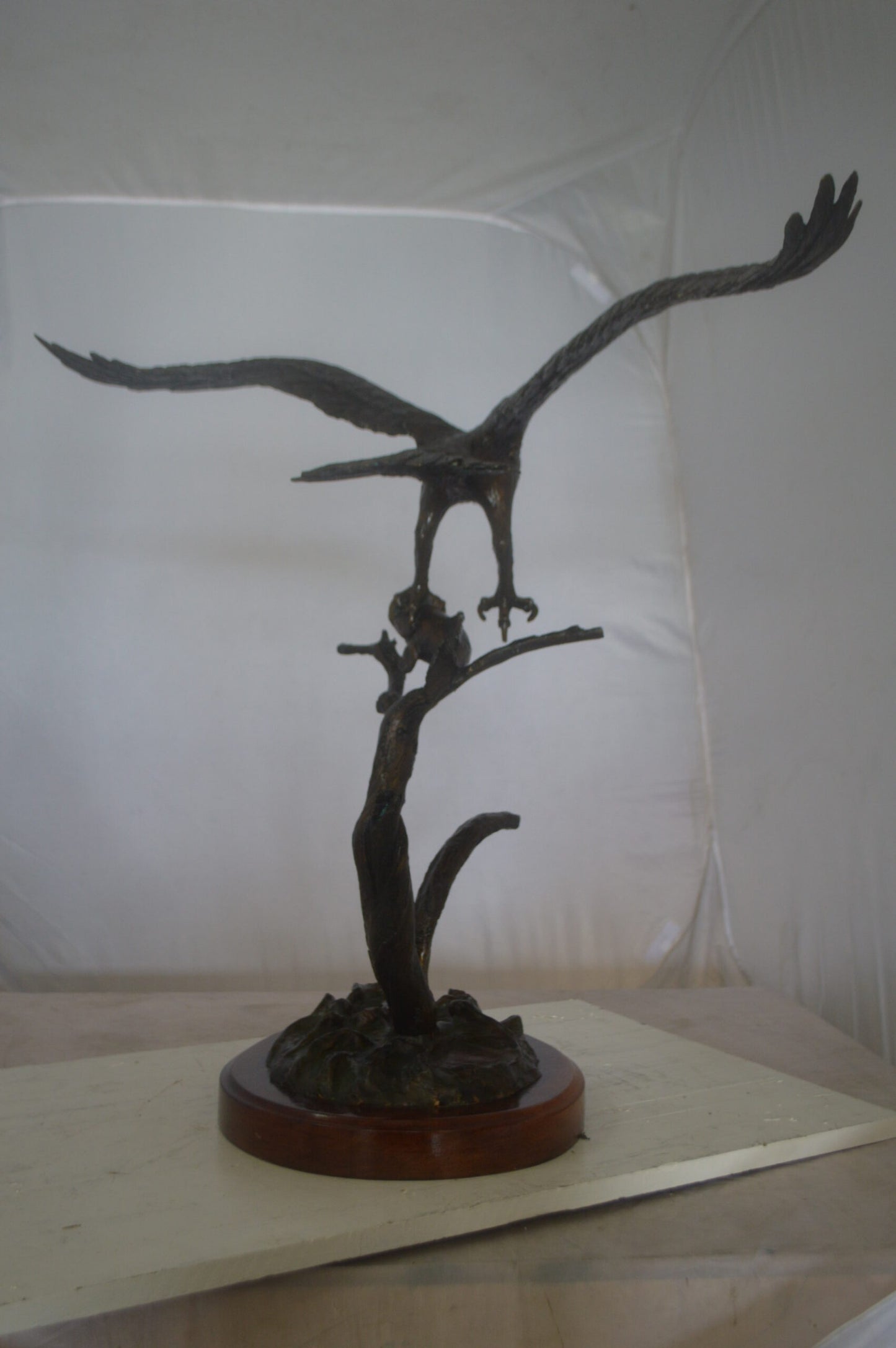 Osprey Eagle Bronze Statue by Carl Wagner - Size: 28"L x 14"W x 28"H.