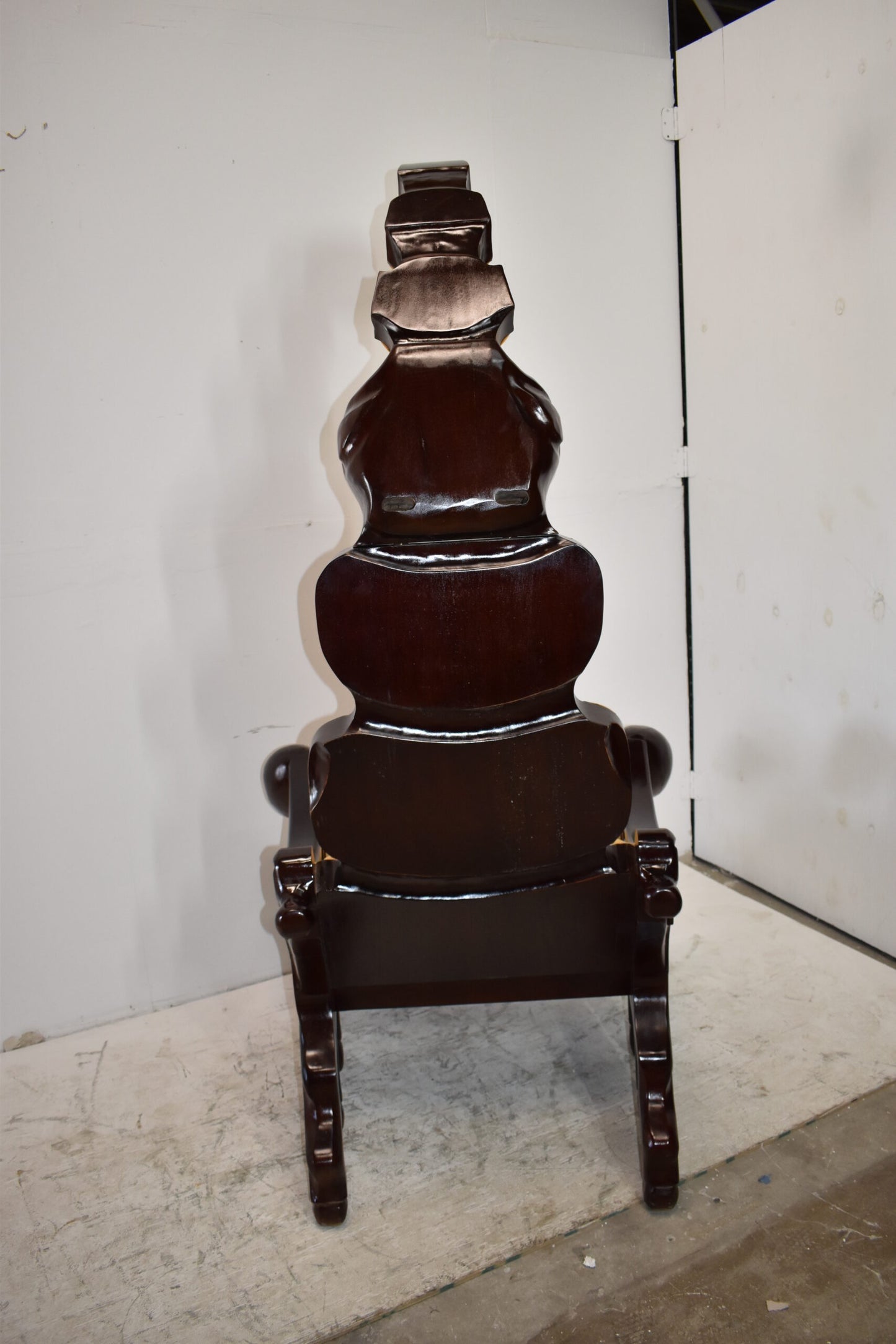 Giant Scorpion King Chair with Yellow and Brown Colors