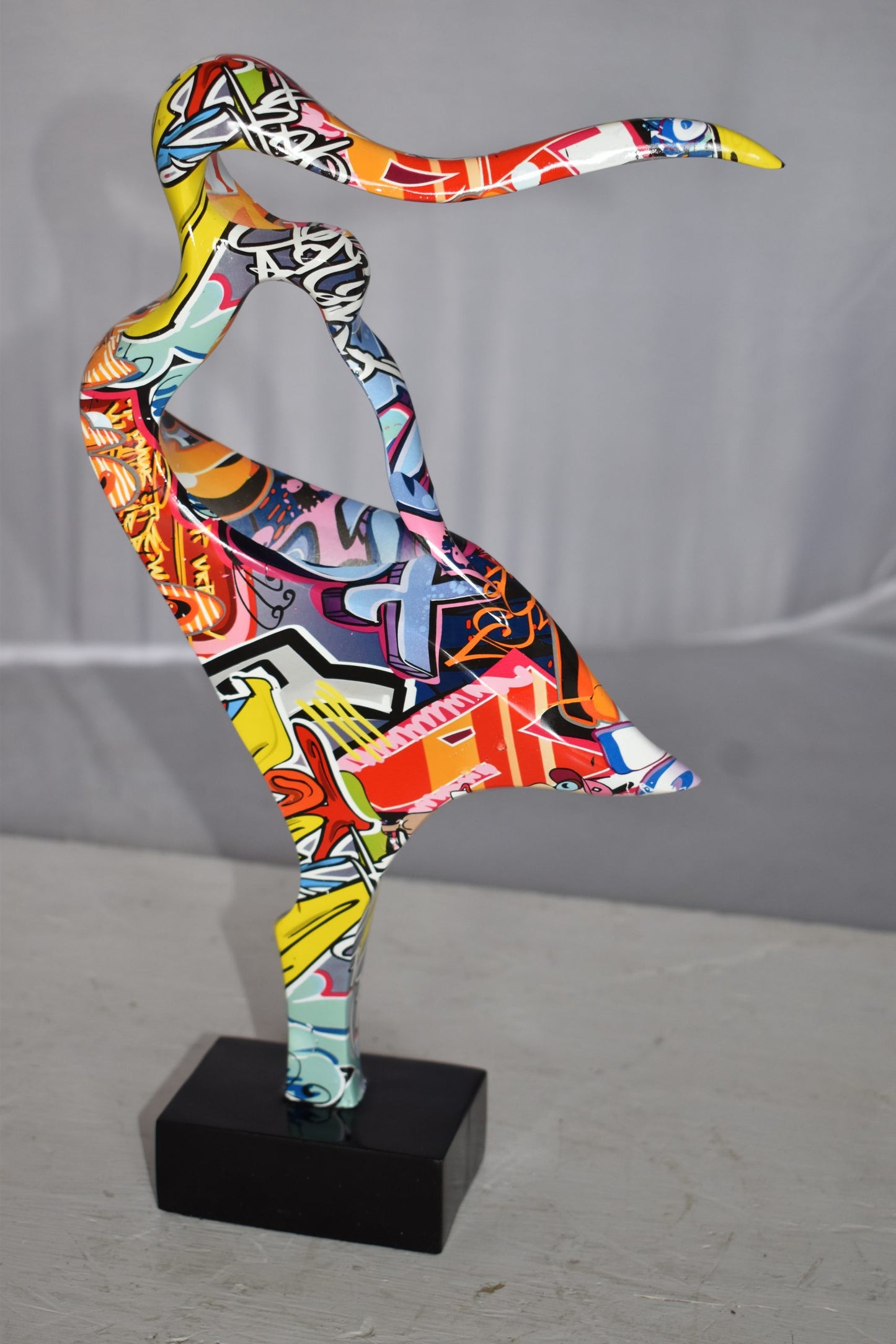 Gone With The Wind Modern Graffiti Resin Statue Size: 9" x 3" x 14"H