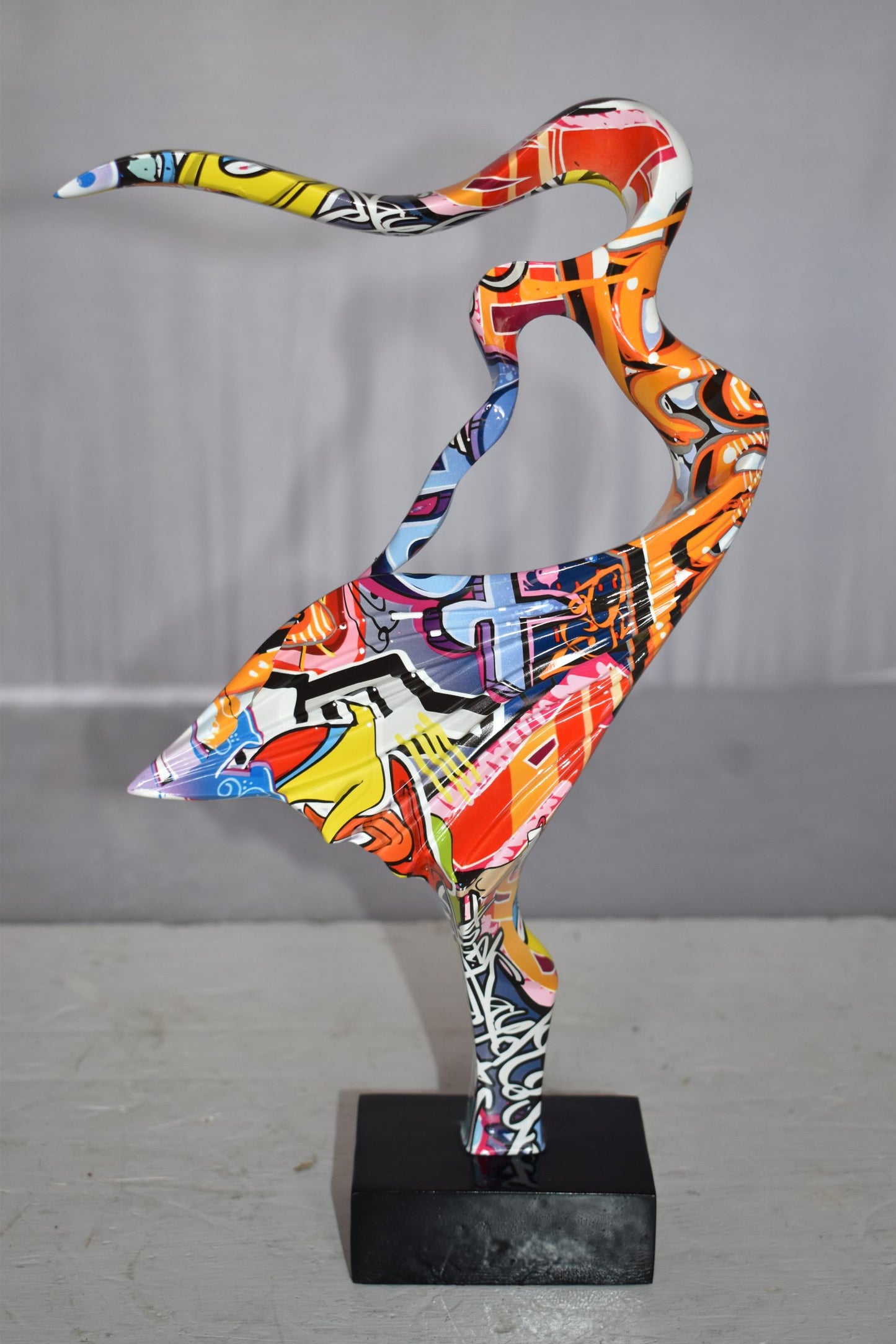 Gone With The Wind Modern Graffiti Resin Statue Size: 9" x 3" x 14"H