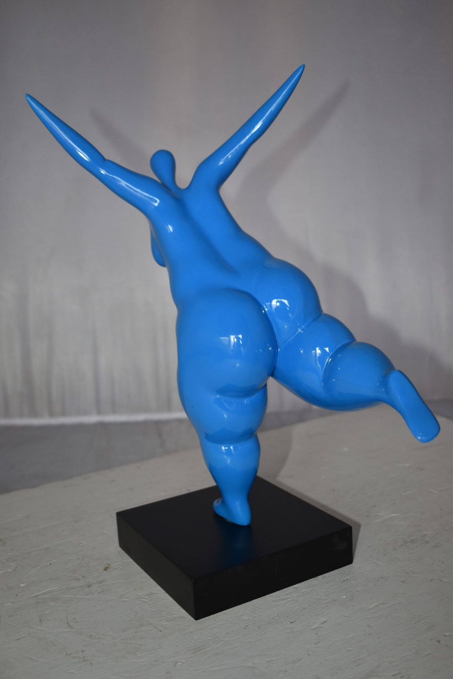 Modern art Voluptuous Blue Lady Standing on one Leg resin statue 14 x 9" x 15"H