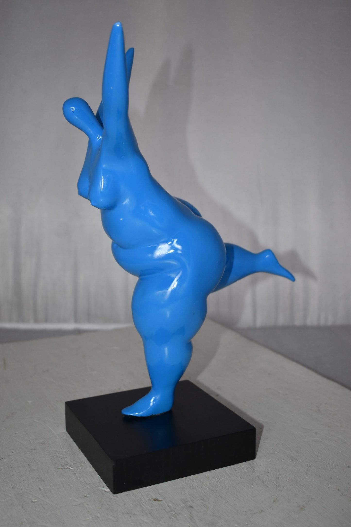Modern art Voluptuous Blue Lady Standing on one Leg resin statue 14 x 9" x 15"H