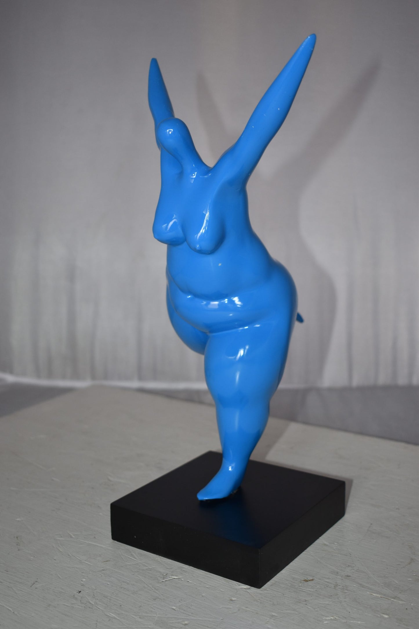 Modern art Voluptuous Blue Lady Standing on one Leg resin statue 14 x 9" x 15"H