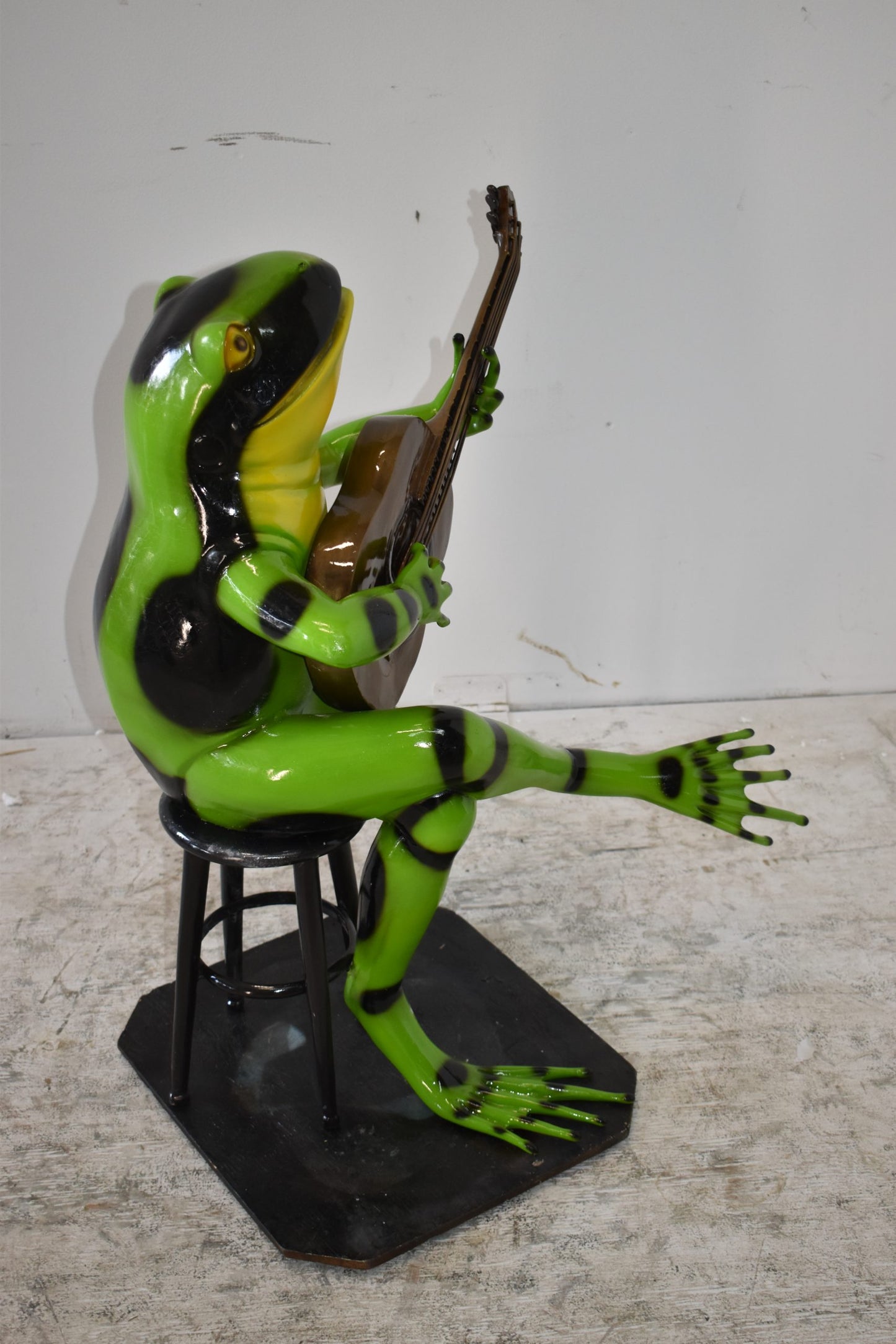 Green Frog Playing the Guitar Bronze Statue Size: 23" x 21" x 29"H