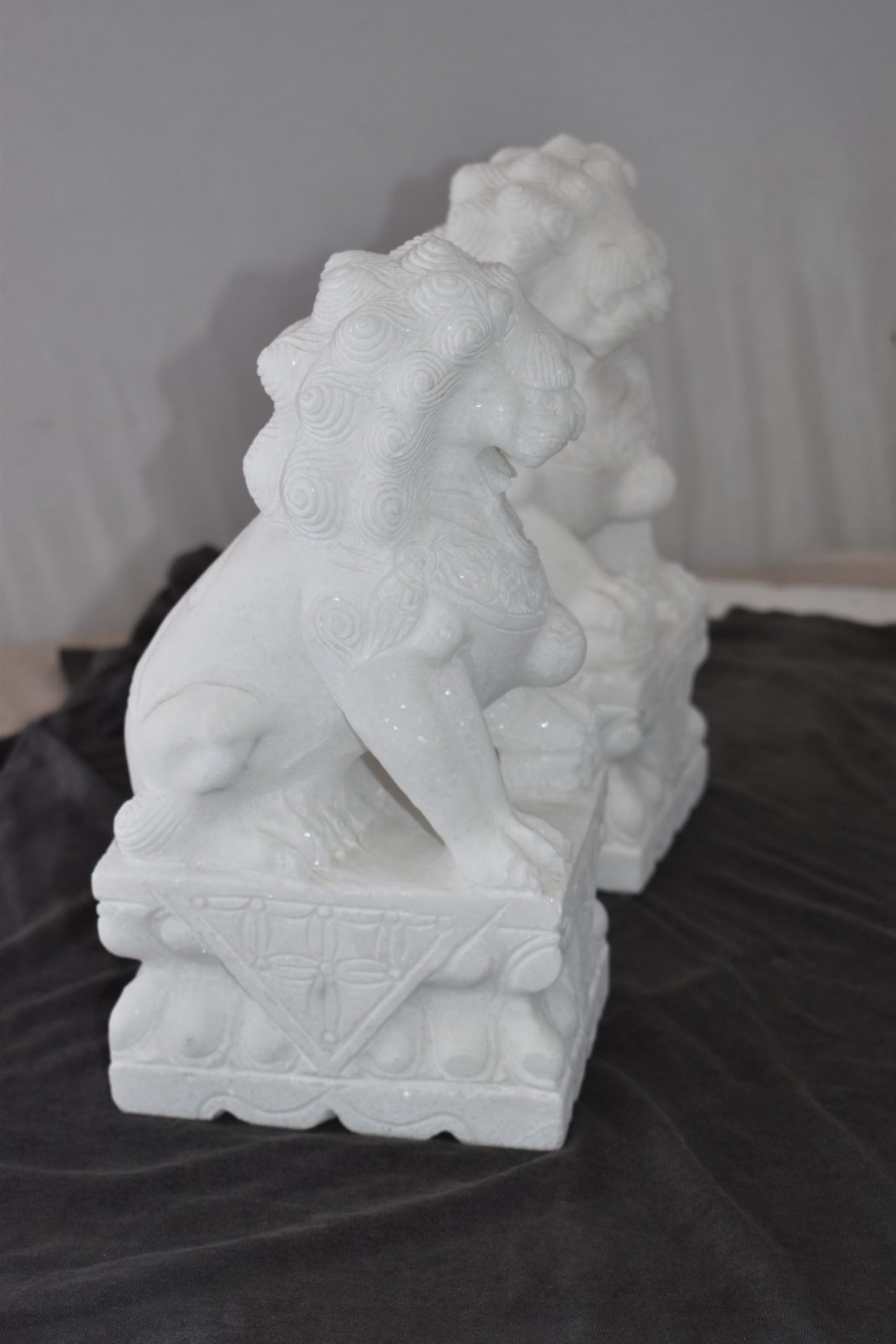 A Pair of Marble Statues of Foo Dogs Size: 5" x 6" x 12"H