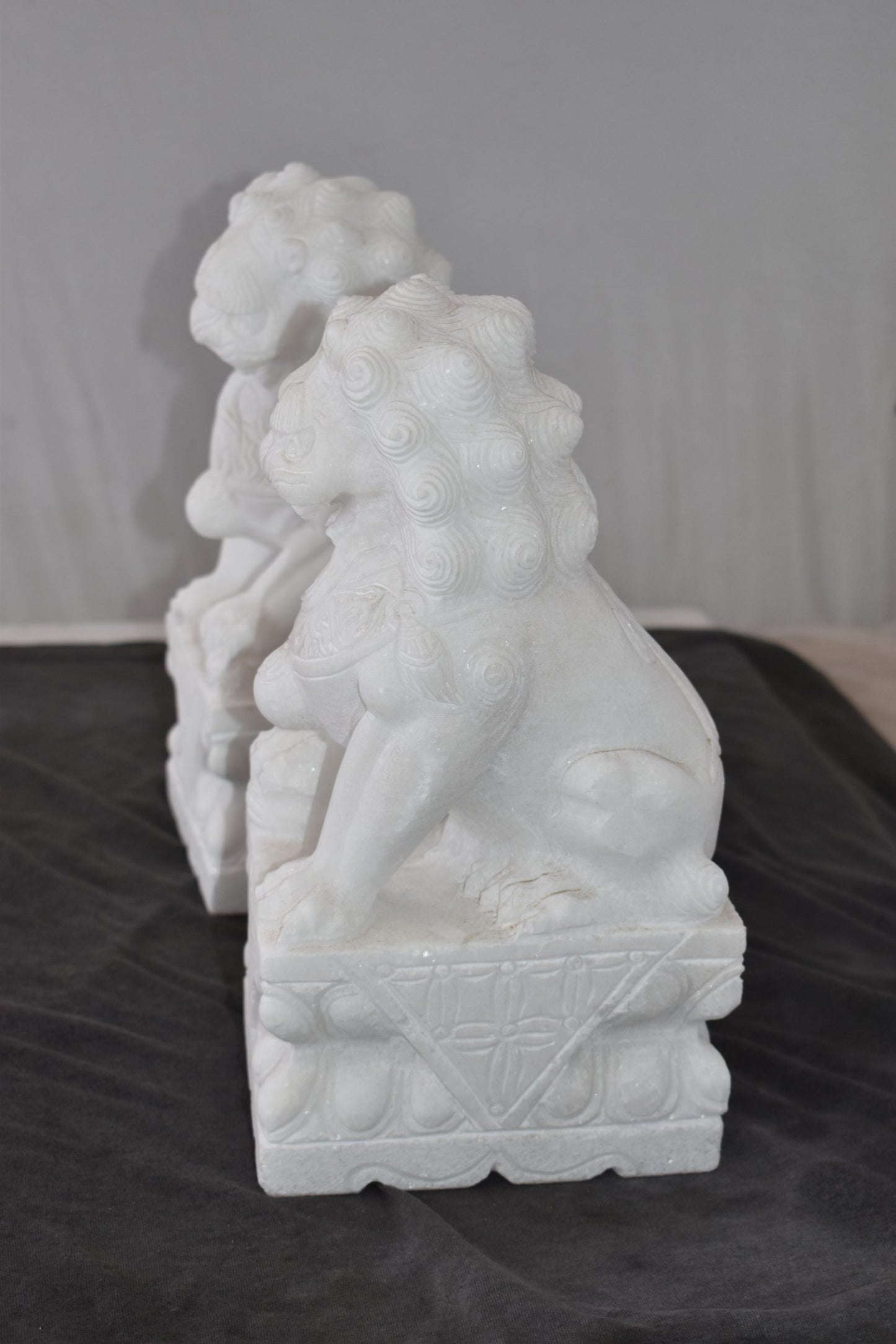 A Pair of Marble Statues of Foo Dogs Size: 5" x 6" x 12"H