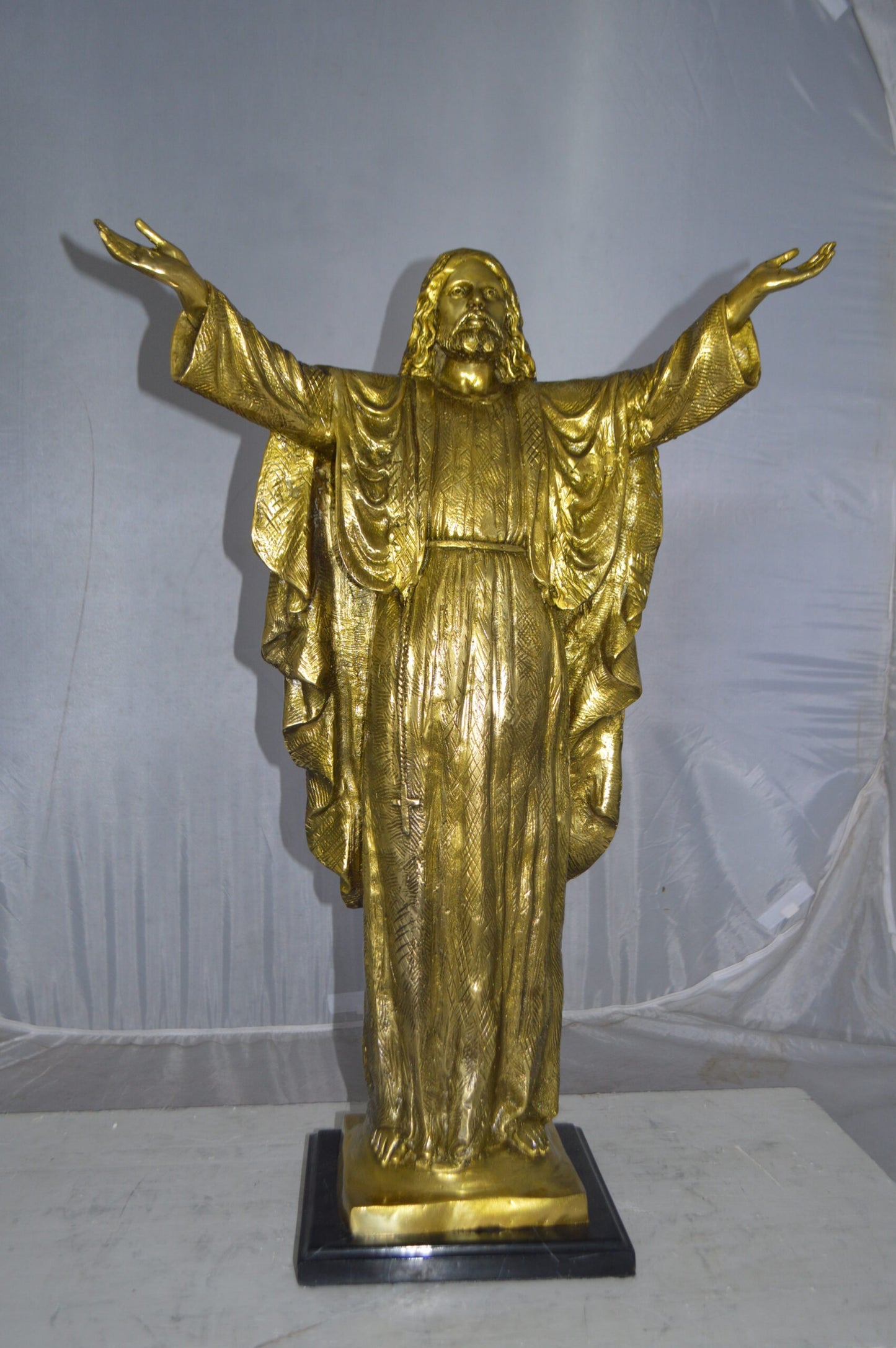 Jesus Opens His Hands Bronze Statue - Size: 10"L x 21"W x 32"H.