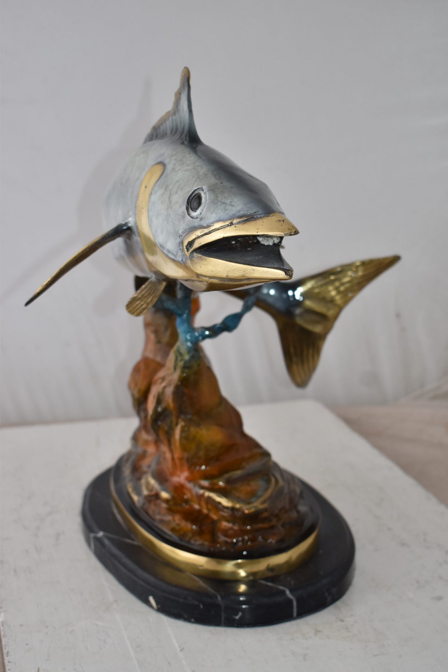 Wahoo Fish Grey Finish Swimming in The Ocean Bronze Statue Size 17" x 25" x 19"H