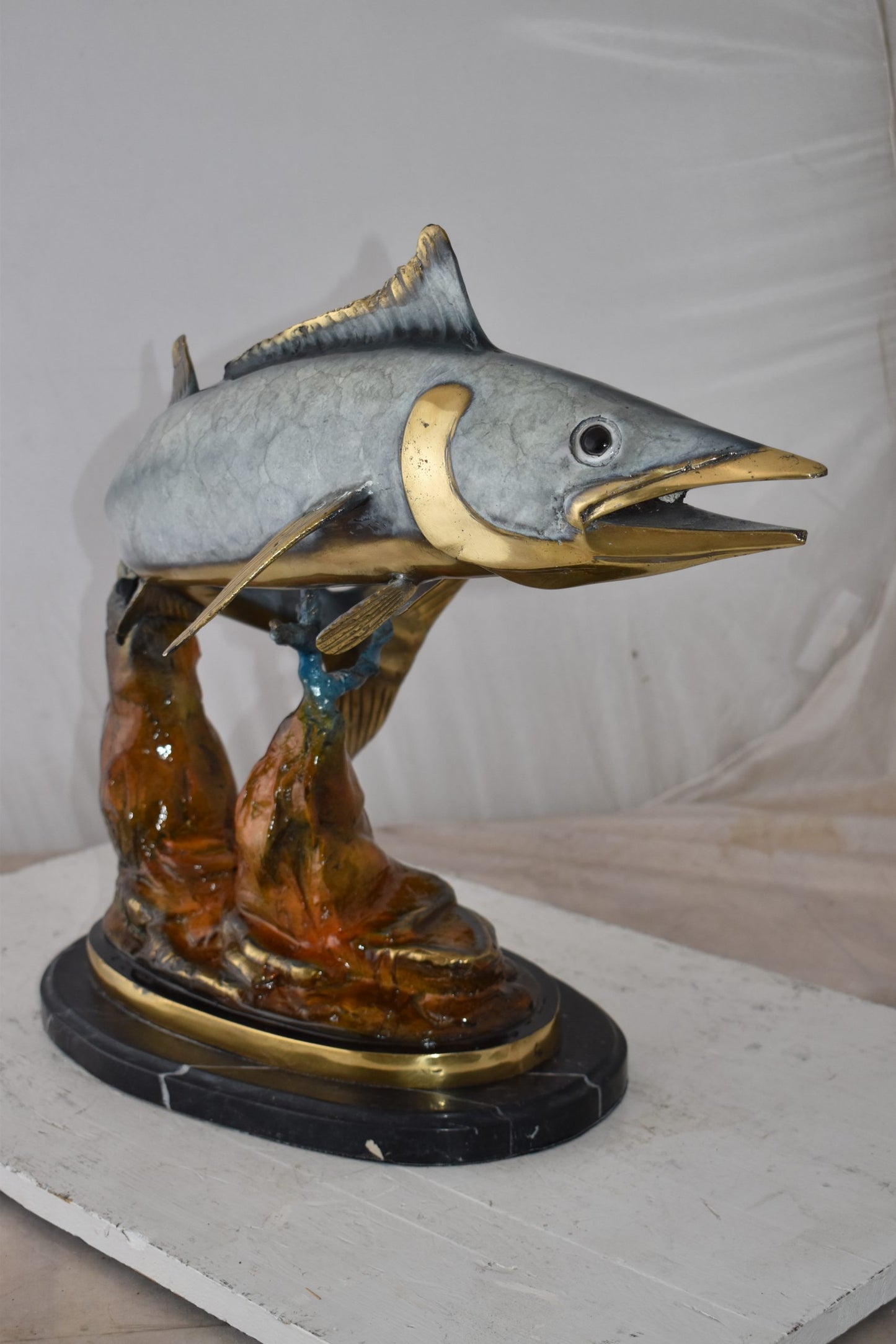 Wahoo Fish Grey Finish Swimming in The Ocean Bronze Statue Size 17" x 25" x 19"H
