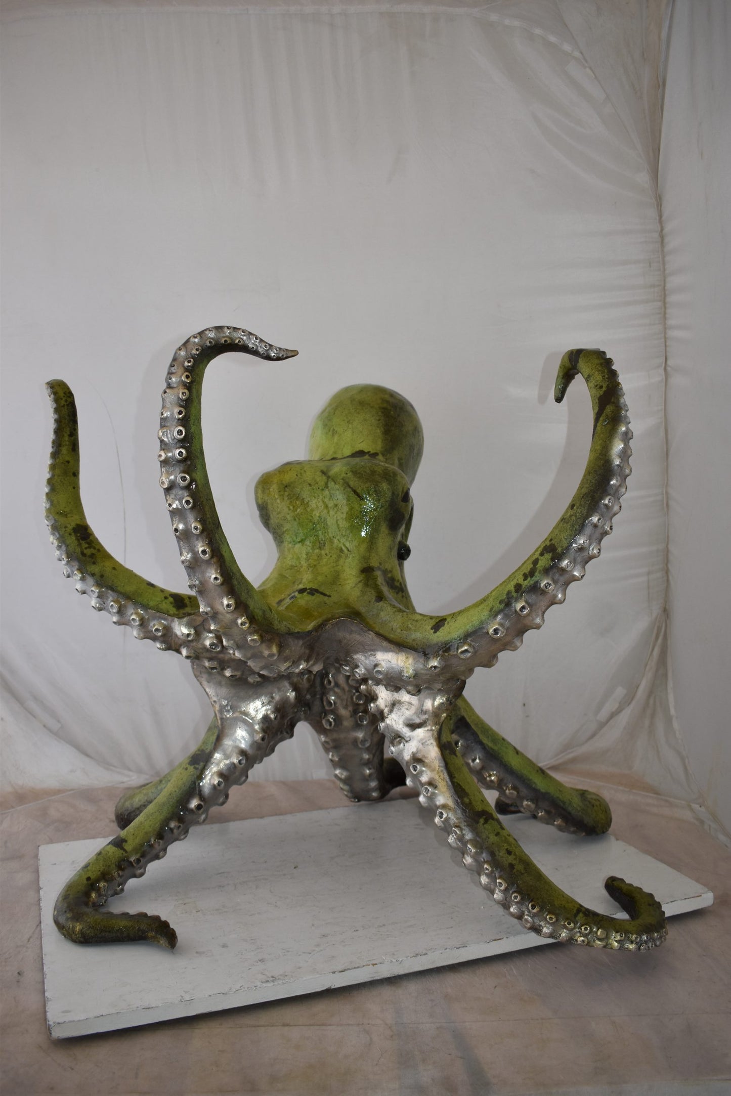 Large and Impressive Octopus Made of Bronze Statue Size: 33" x 34" x 29"H