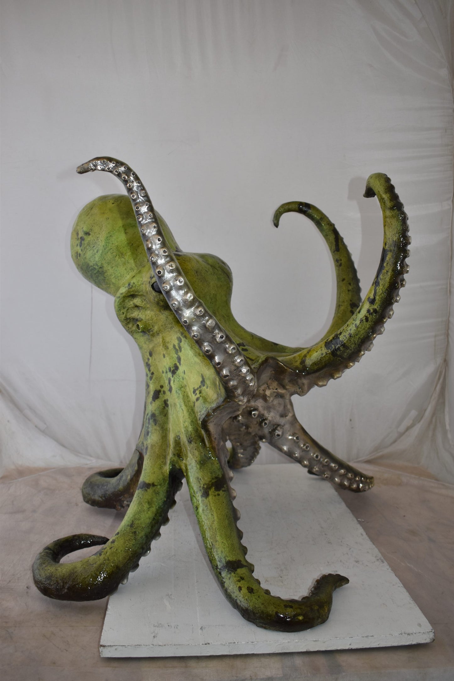 Large and Impressive Octopus Made of Bronze Statue Size: 33" x 34" x 29"H