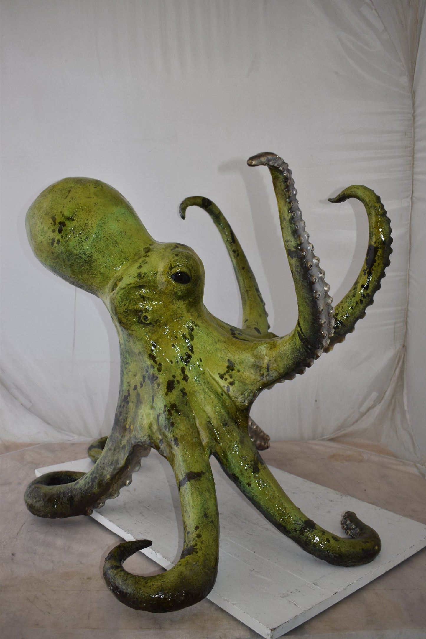 Large and Impressive Octopus Made of Bronze Statue Size: 33" x 34" x 29"H