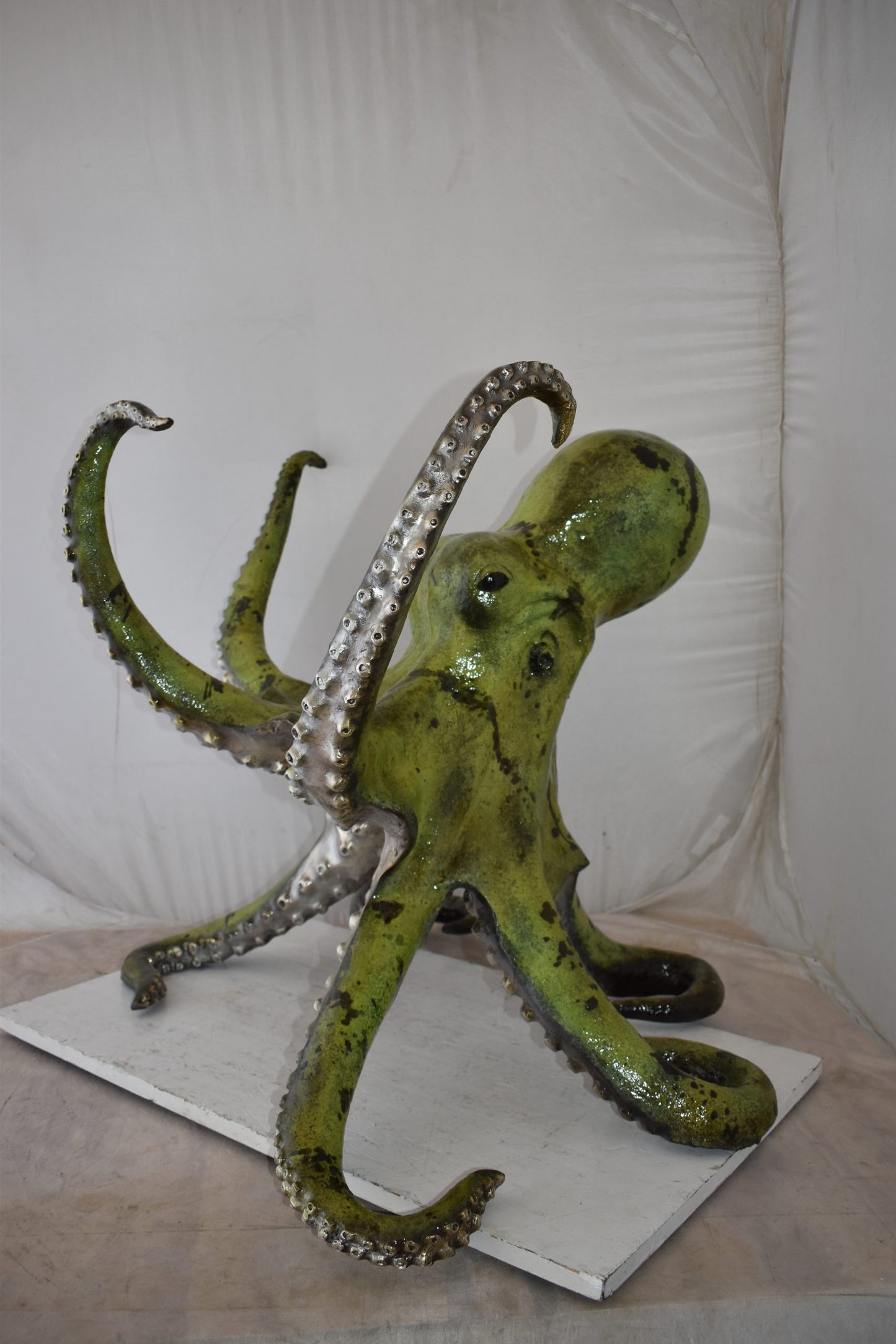 Large and Impressive Octopus Made of Bronze Statue Size: 33" x 34" x 29"H