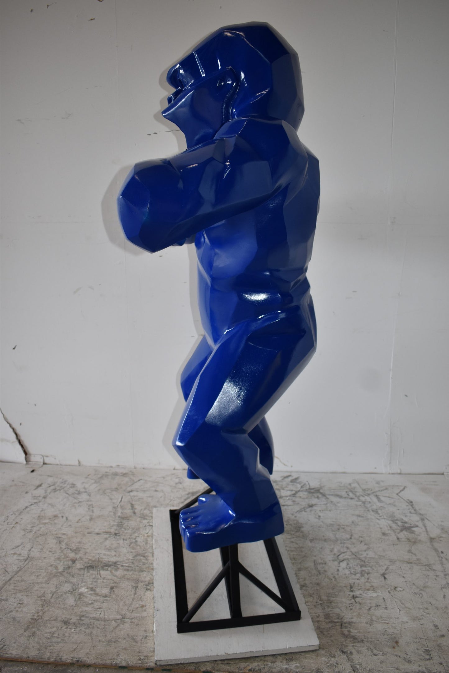 Giant King Kong Statue Made of Resin for Outdoors Size: 42" x 27" x 63"H