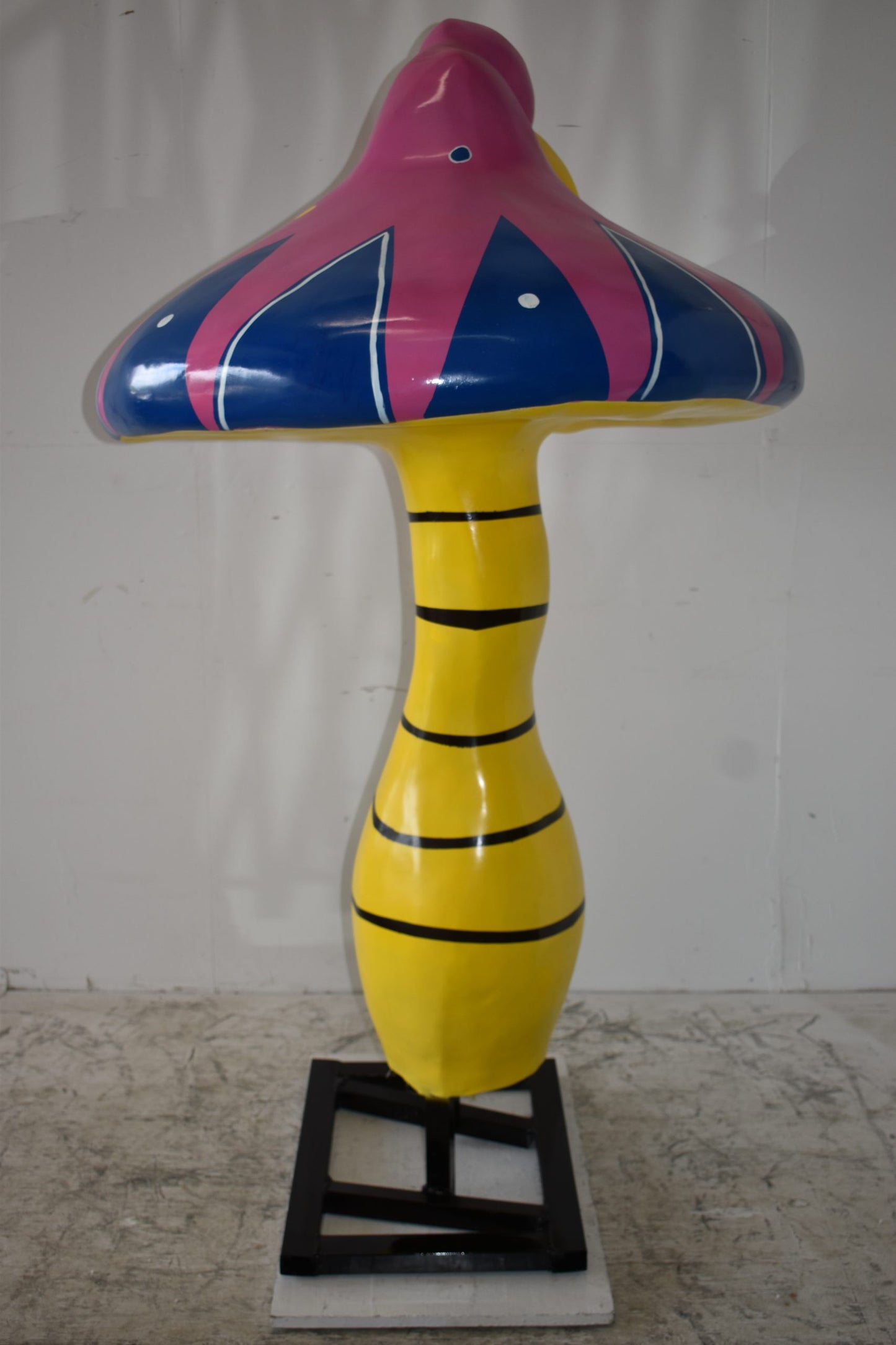 Happy Giant Mushroom Made of Resin for Outdoors Indoors Size: 43" x 43" x 68"H