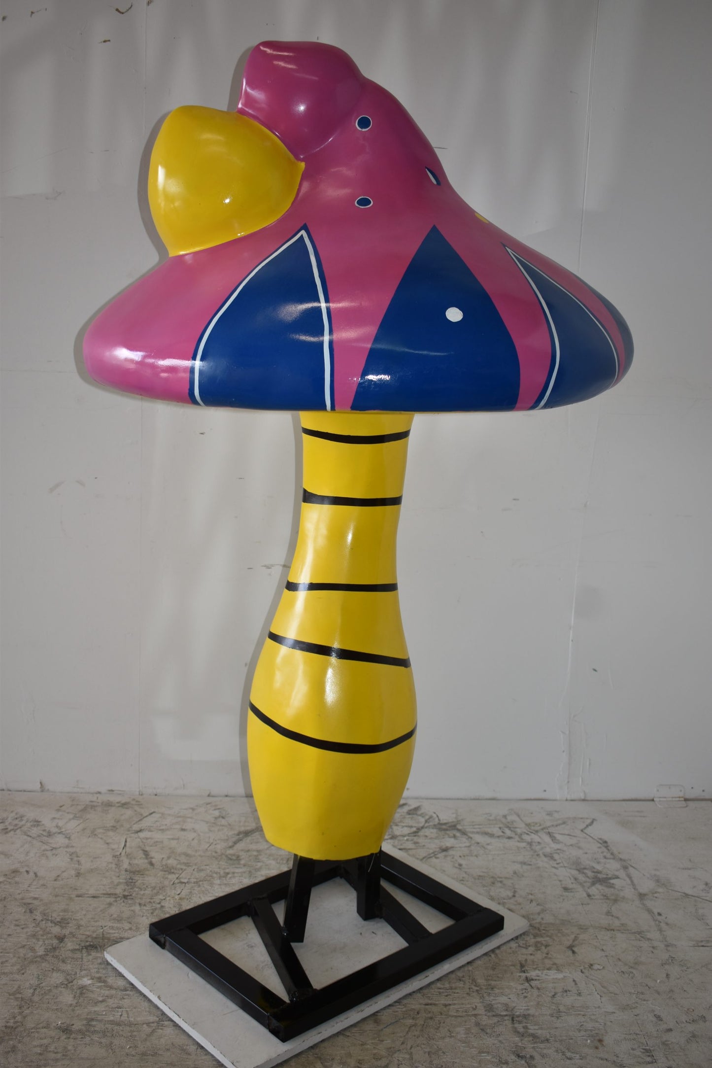 Happy Giant Mushroom Made of Resin for Outdoors Indoors Size: 43" x 43" x 68"H