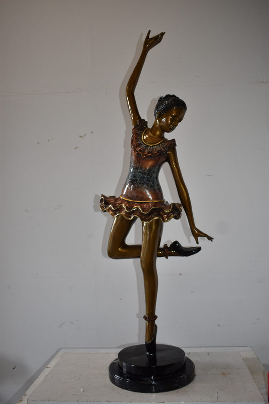 Ballet Dancer Ballerina on her Tippy Toes Bronze Statue