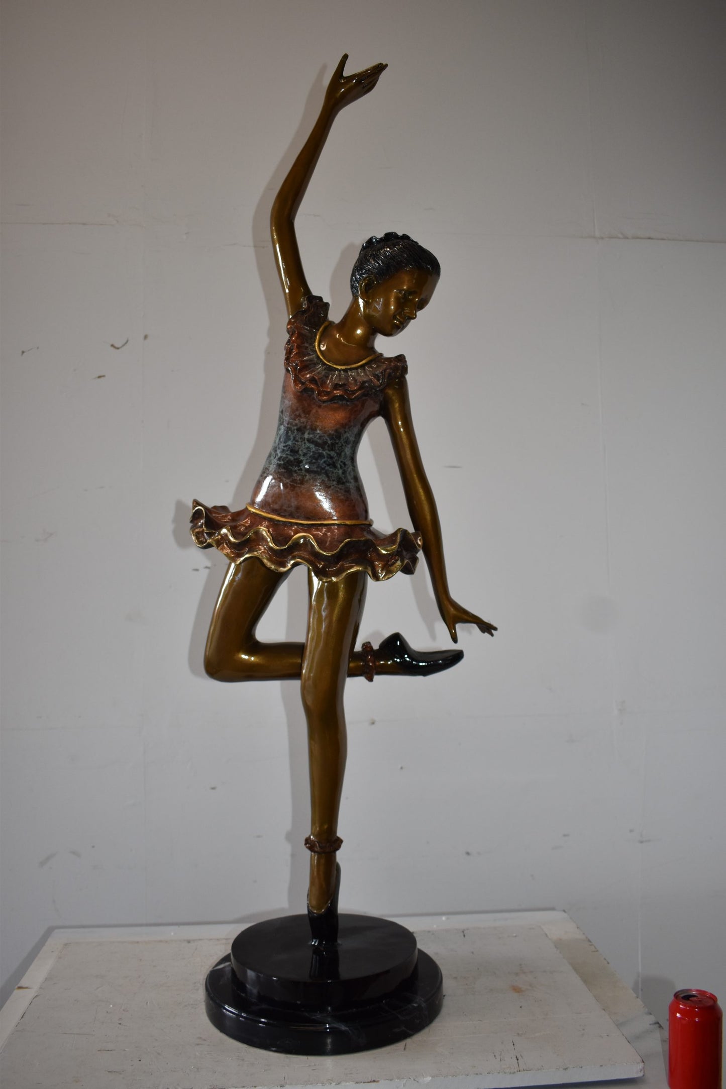 Ballet Dancer Ballerina on her Tippy Toes Bronze Statue