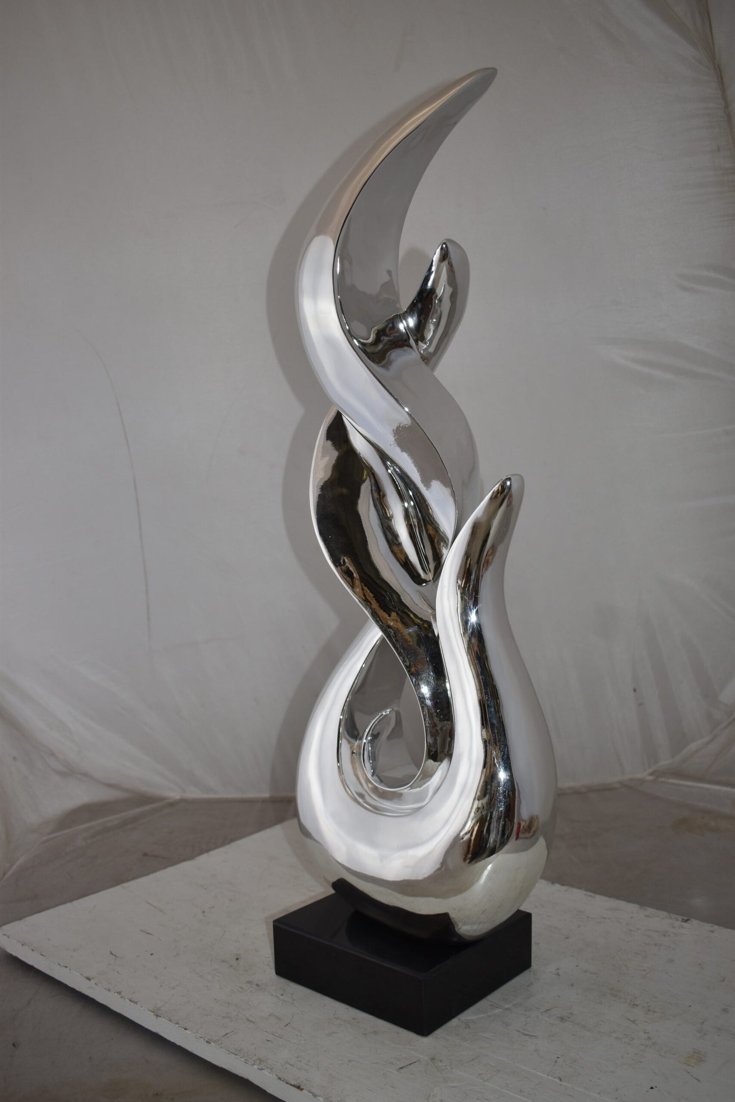 Eclectic Winding Silver Finish Abstract Resin Statue Size: 13" x 7" x 35"H