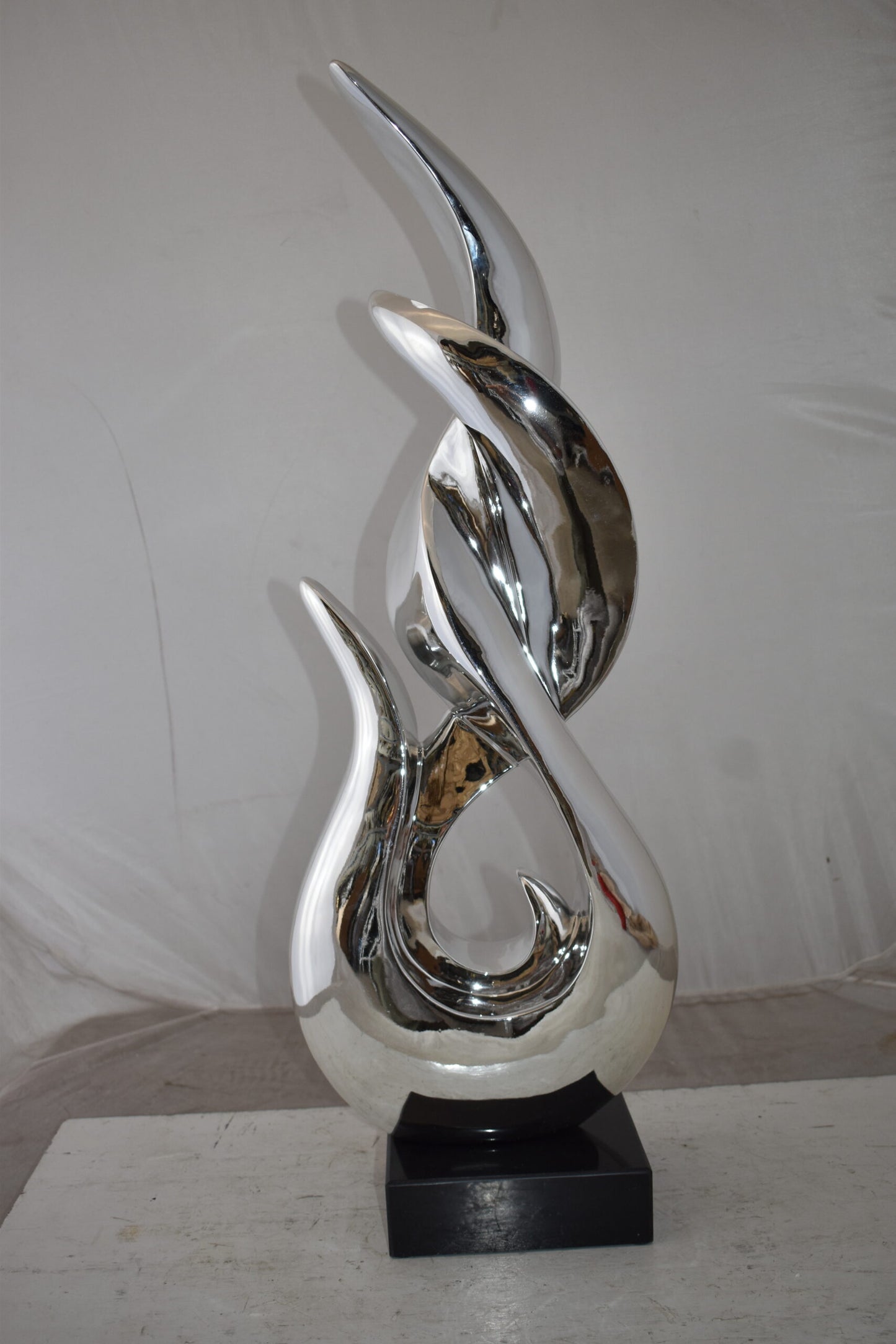 Eclectic Winding Silver Finish Abstract Resin Statue Size: 13" x 7" x 35"H