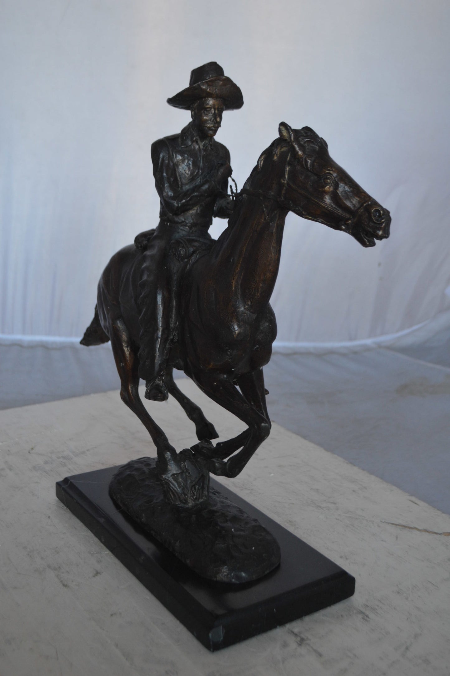Trooper of the plains Bronze replica by Remington - Size: 17"L x 6"W x 18"H.