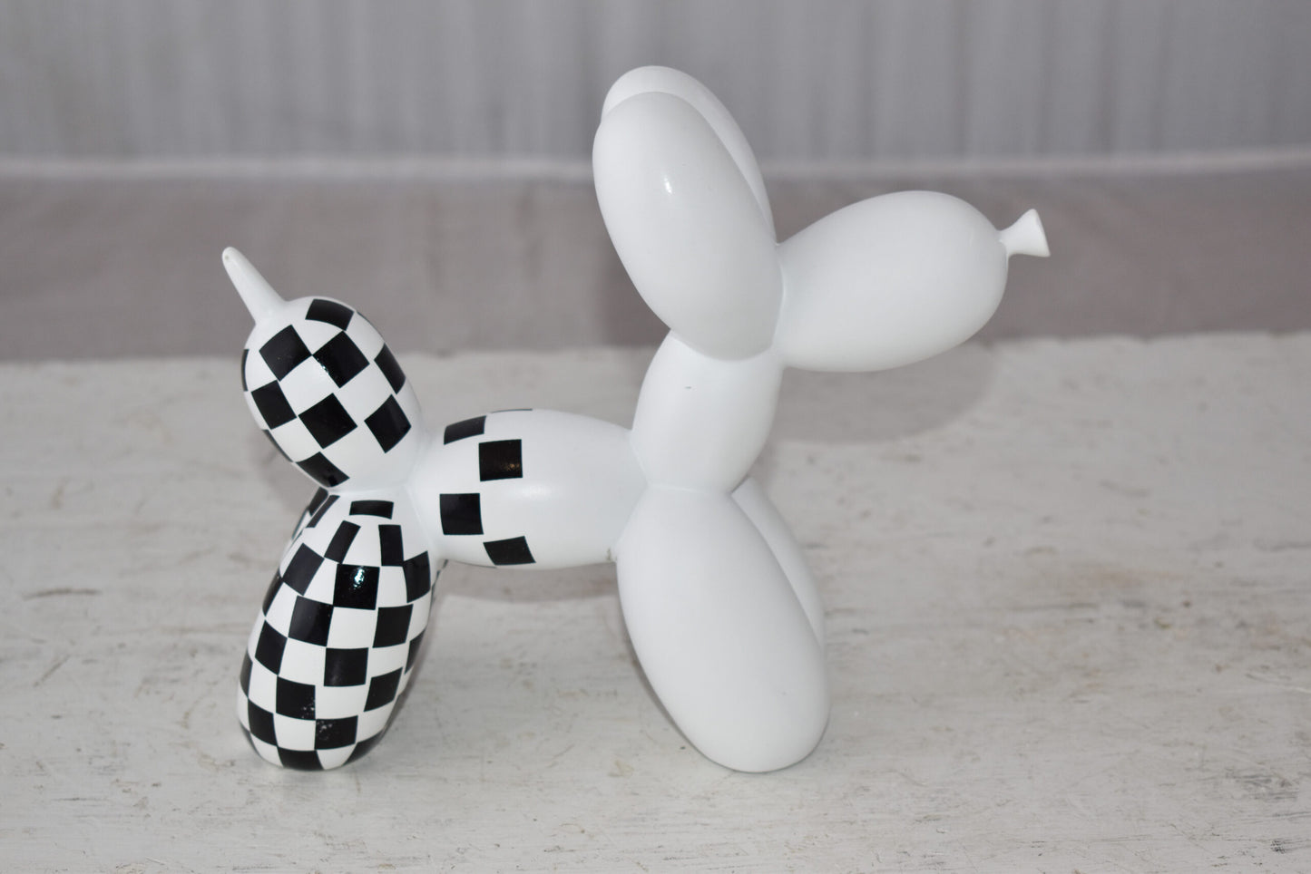 Balloon Dog Made of Resin Statue with Black and White Finish Size: 8" x 3" x 7"H