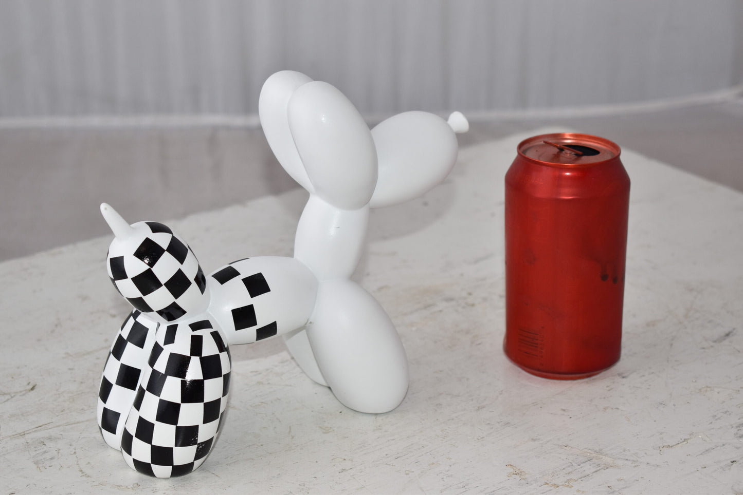 Balloon Dog Made of Resin Statue with Black and White Finish Size: 8" x 3" x 7"H