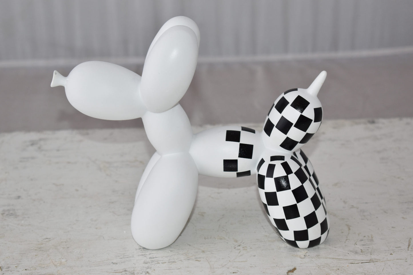 Balloon Dog Made of Resin Statue with Black and White Finish Size: 8" x 3" x 7"H