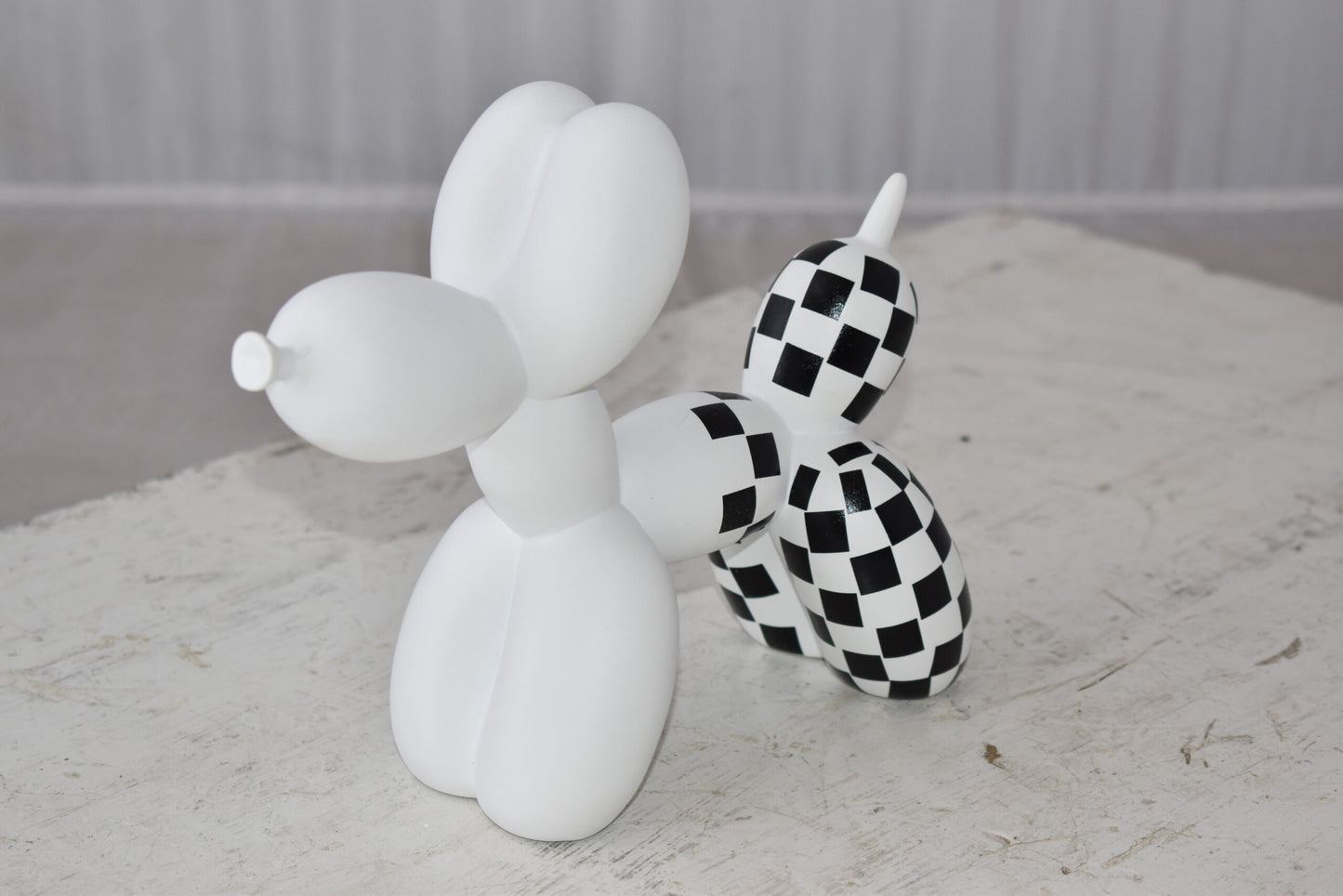 Balloon Dog Made of Resin Statue with Black and White Finish Size: 8" x 3" x 7"H