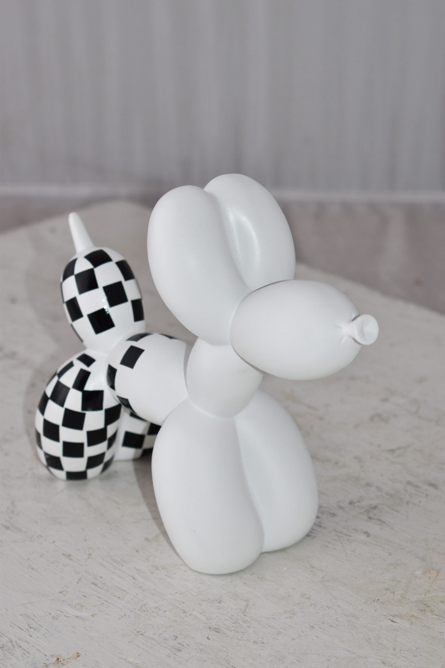 Balloon Dog Made of Resin Statue with Black and White Finish Size: 8" x 3" x 7"H