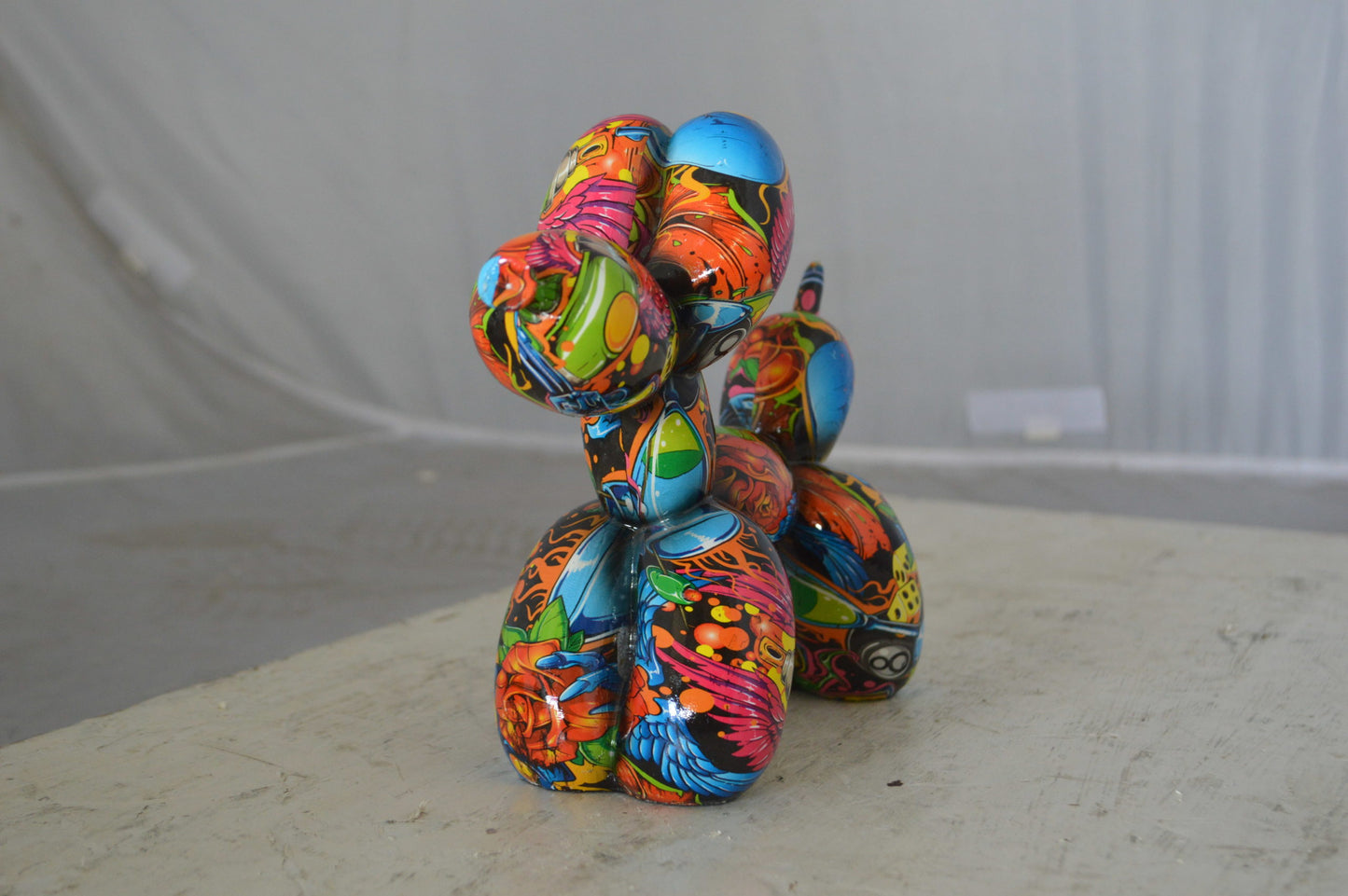 Graffiti balloon dog Resin statue - Size: 9"L x 4"W x 7"H.