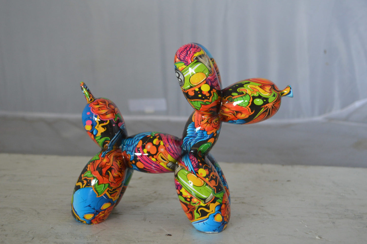Graffiti balloon dog Resin statue - Size: 9"L x 4"W x 7"H.
