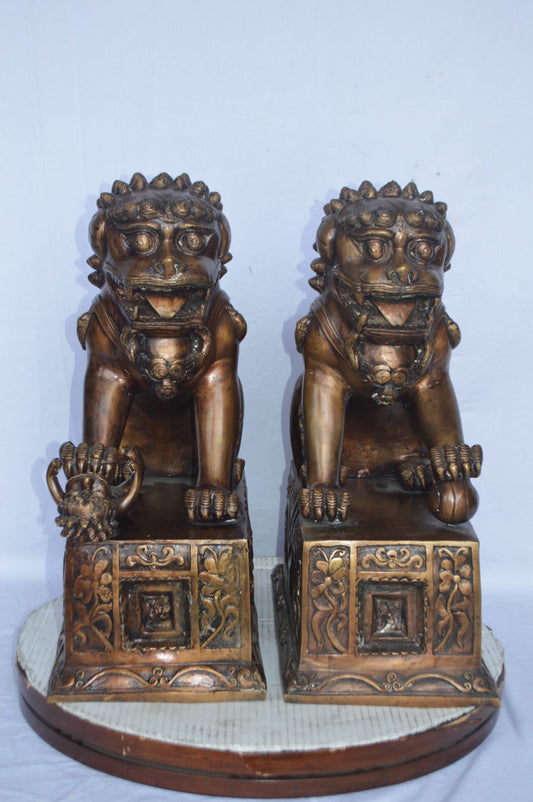 Pair of Foo Dogs bronze statues  -  Size: 20"L x 10"W x 23"H. 40 LB each