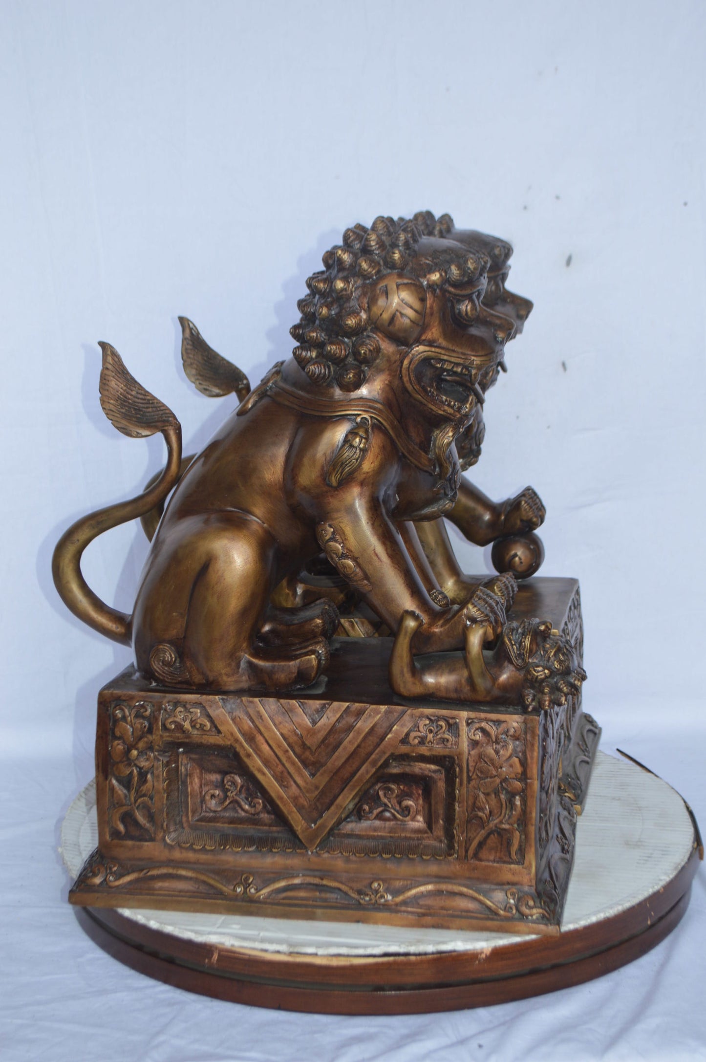Pair of Foo Dogs bronze statues - Size: 20"L x 10"W x 23"H. 40 LB each