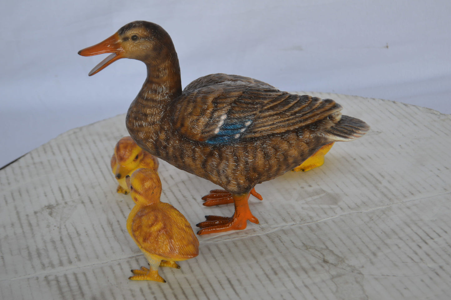 Duck family Bronze Statue - Size: 12"L x 4"W x 9"H.
