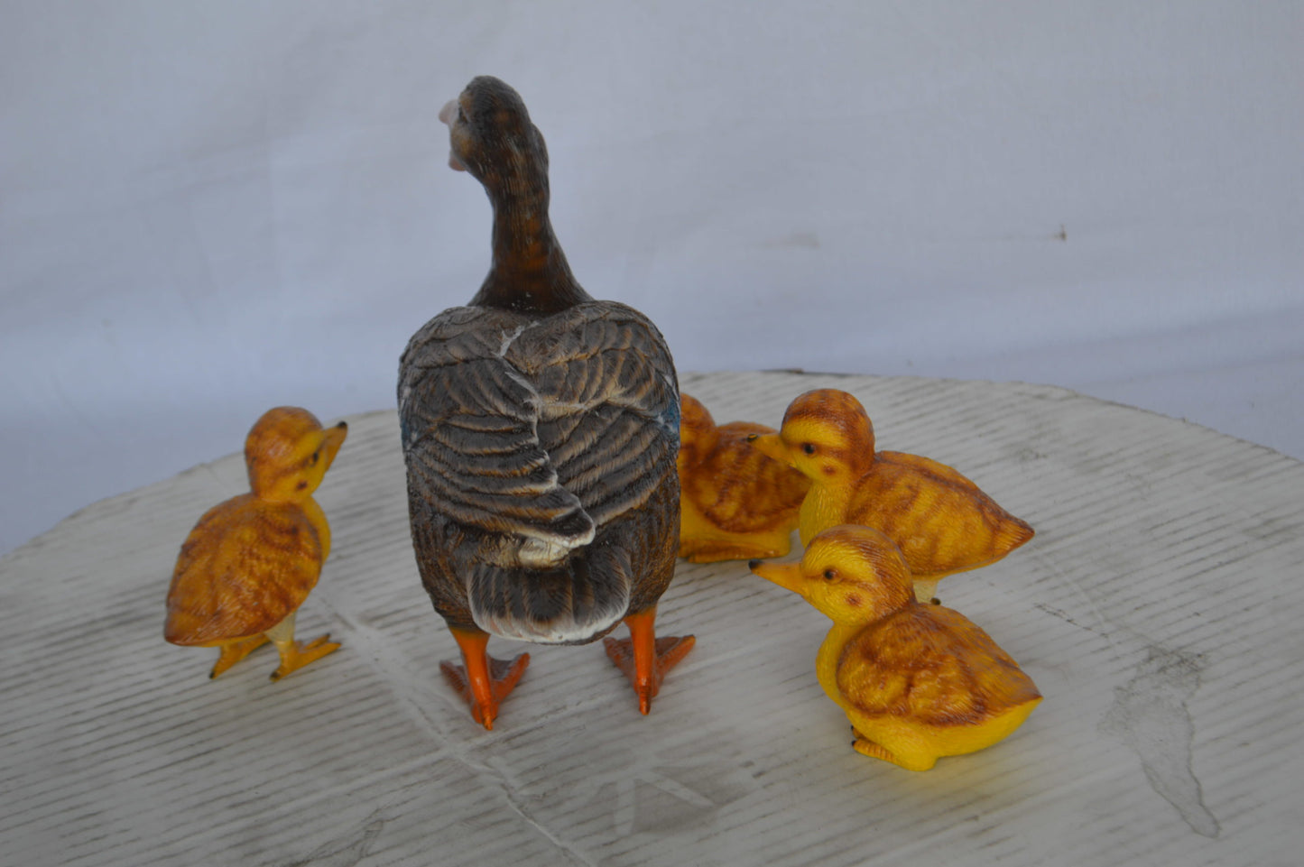 Duck family Bronze Statue - Size: 12"L x 4"W x 9"H.