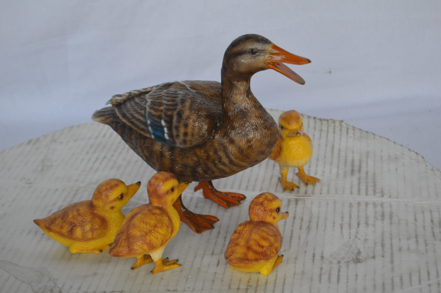 Duck family Bronze Statue - Size: 12"L x 4"W x 9"H.