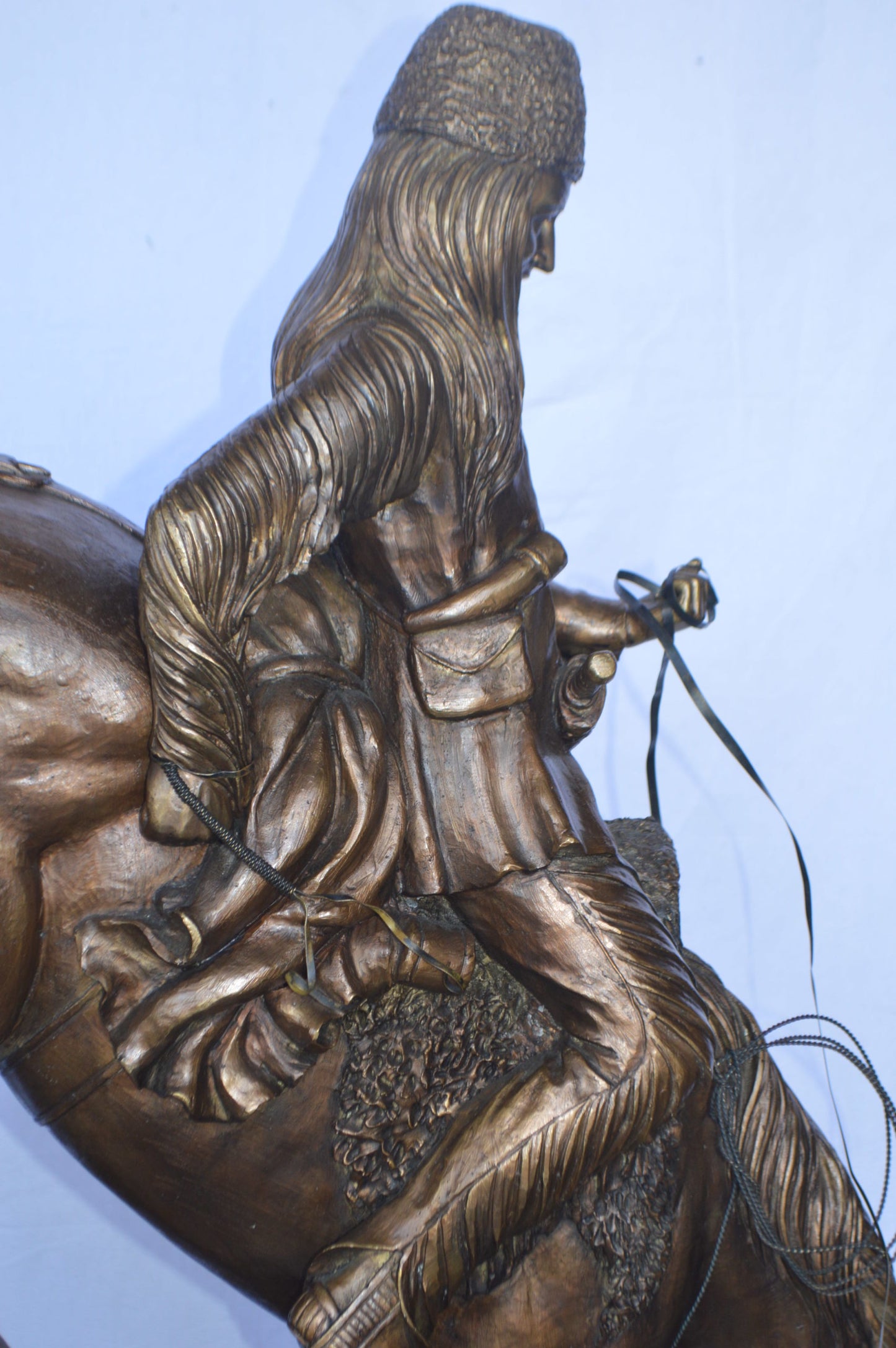 Giant mountain man Remington Replica bronze statue - Size: 37"L x 13"W x 54"H.