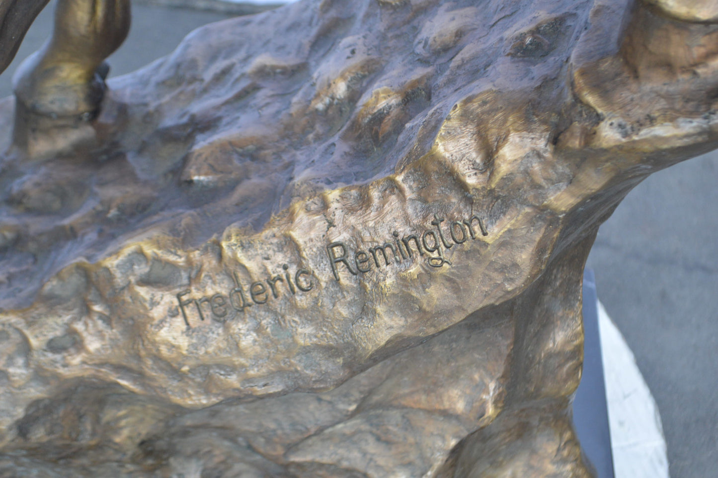 Giant mountain man Remington Replica bronze statue - Size: 37"L x 13"W x 54"H.