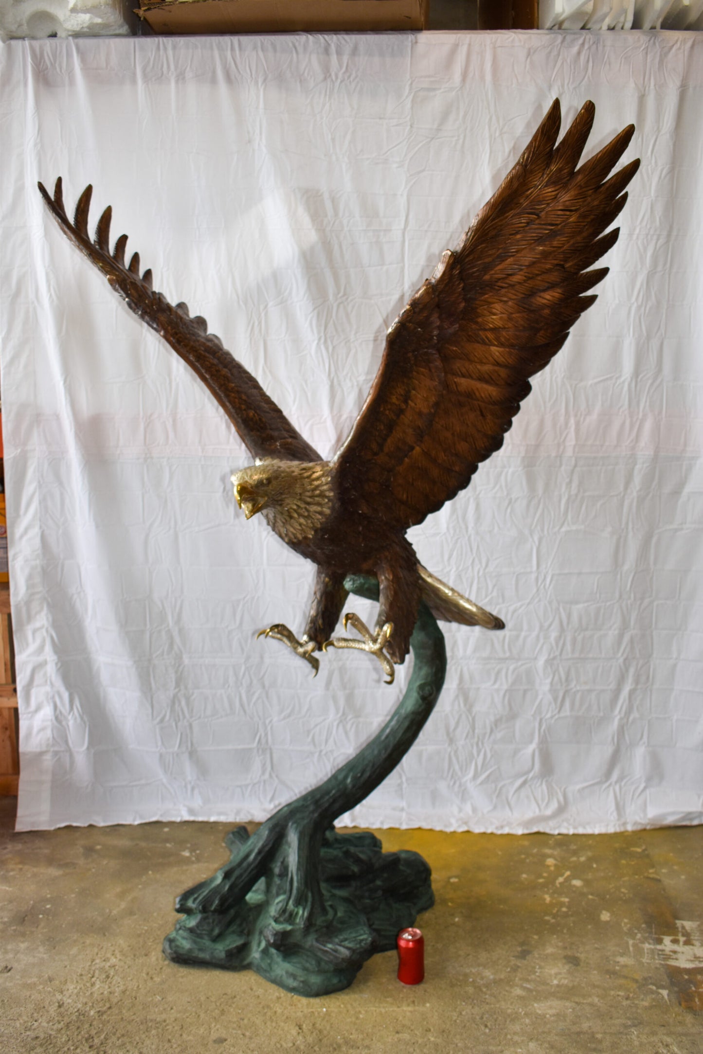 Giant Eagle in Action Looking for Prey Bronze Statue Size: 60" x 40" x 78"H