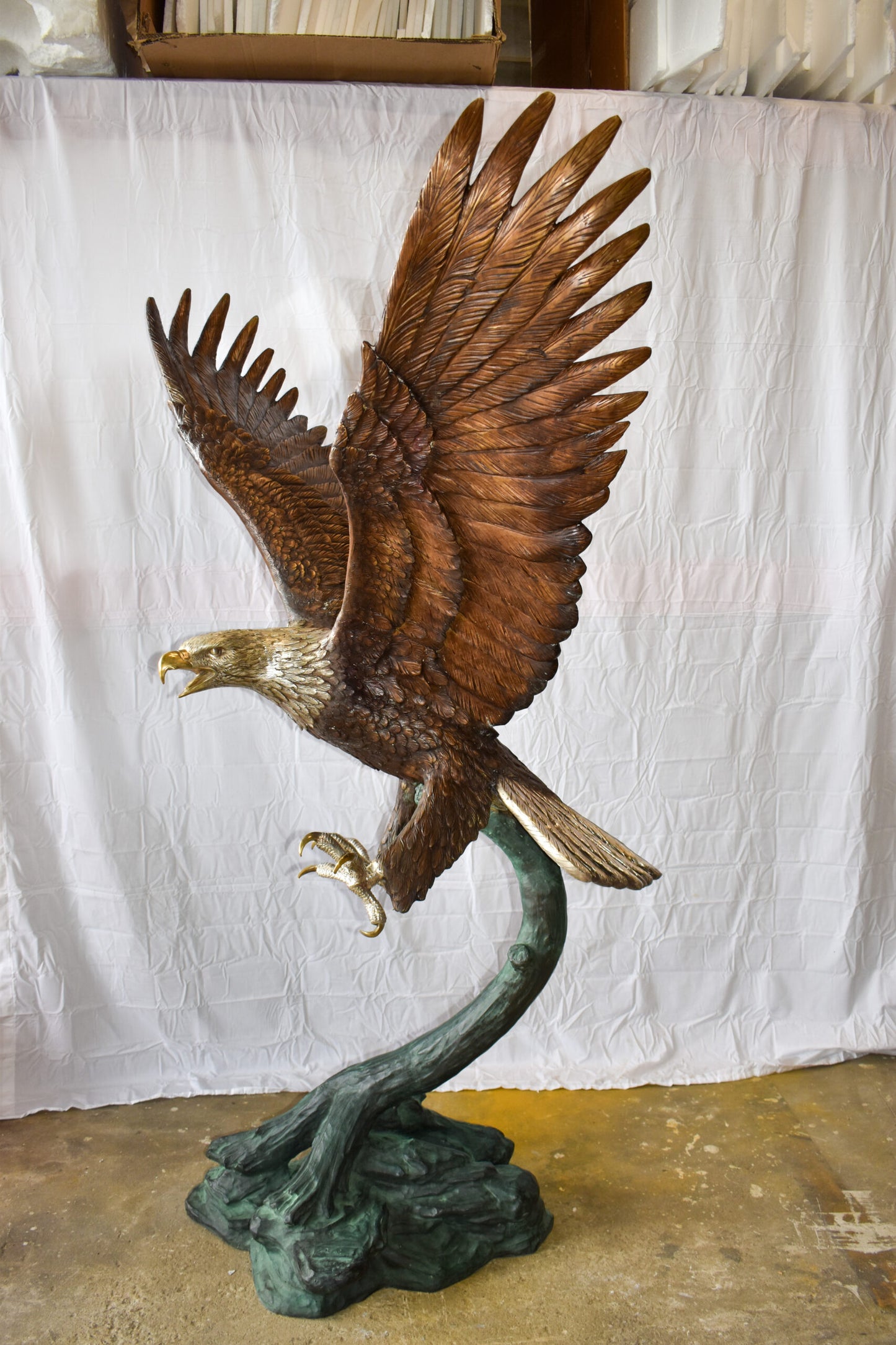 Giant Eagle in Action Looking for Prey Bronze Statue Size: 60" x 40" x 78"H