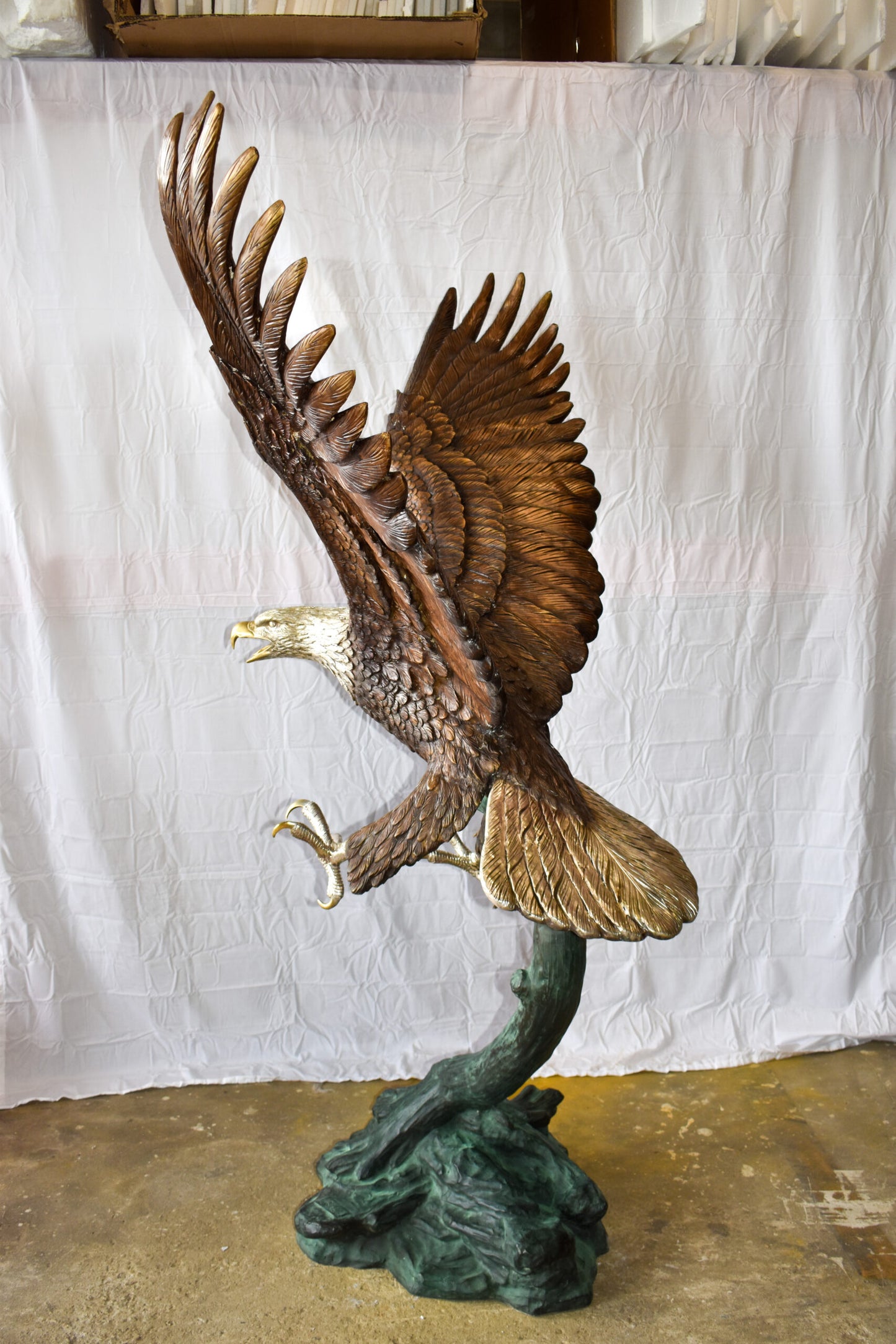 Giant Eagle in Action Looking for Prey Bronze Statue Size: 60" x 40" x 78"H