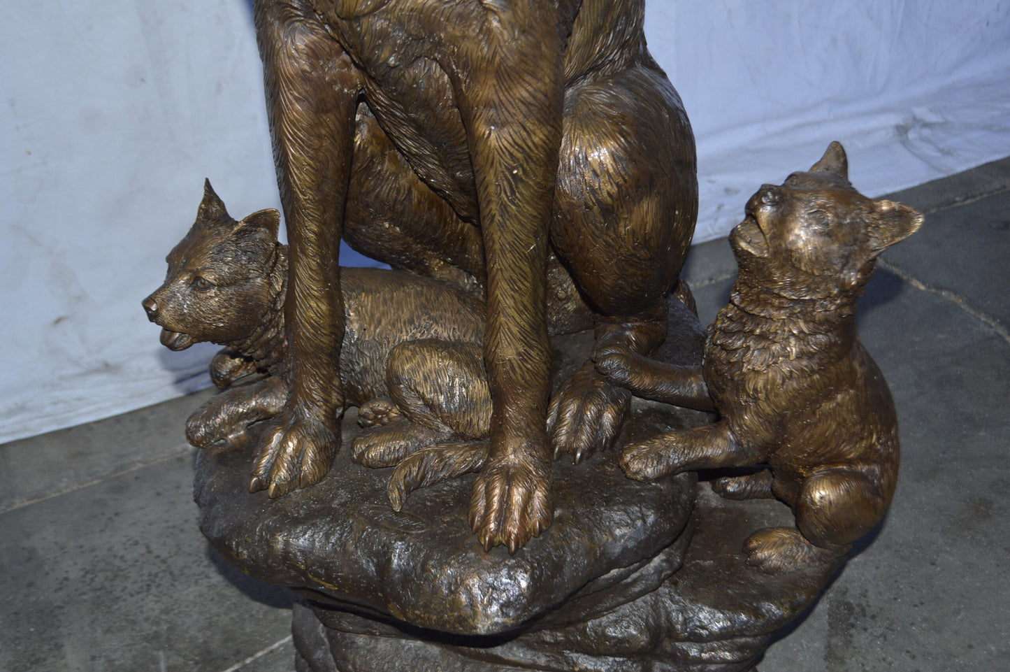 Wolf and her Cubs howling Bronze Statue - Size: 23"L x 20"W x 48"H.