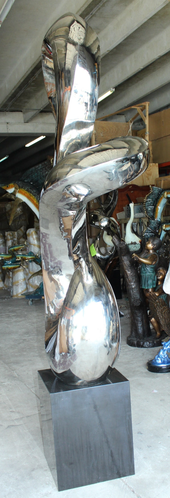 Modern arts - large statue - CC1 -  Size: 52"L x 26"W x 94"H.