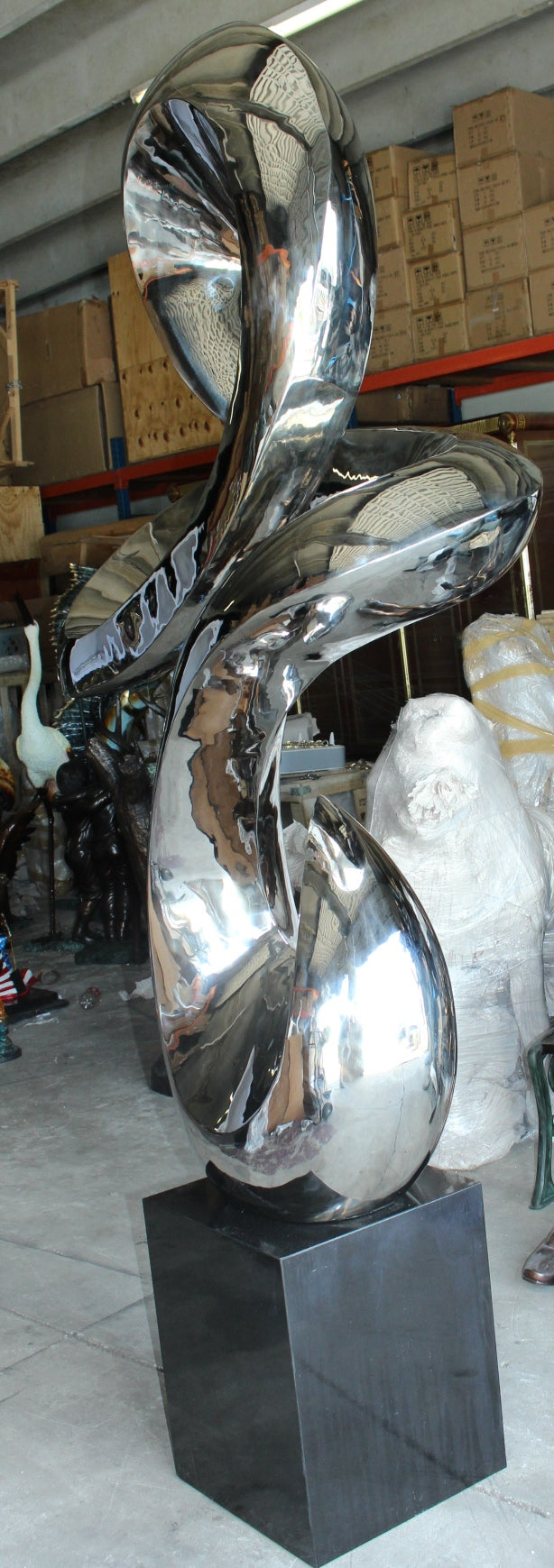 Modern arts - large statue - CC1 -  Size: 52"L x 26"W x 94"H.