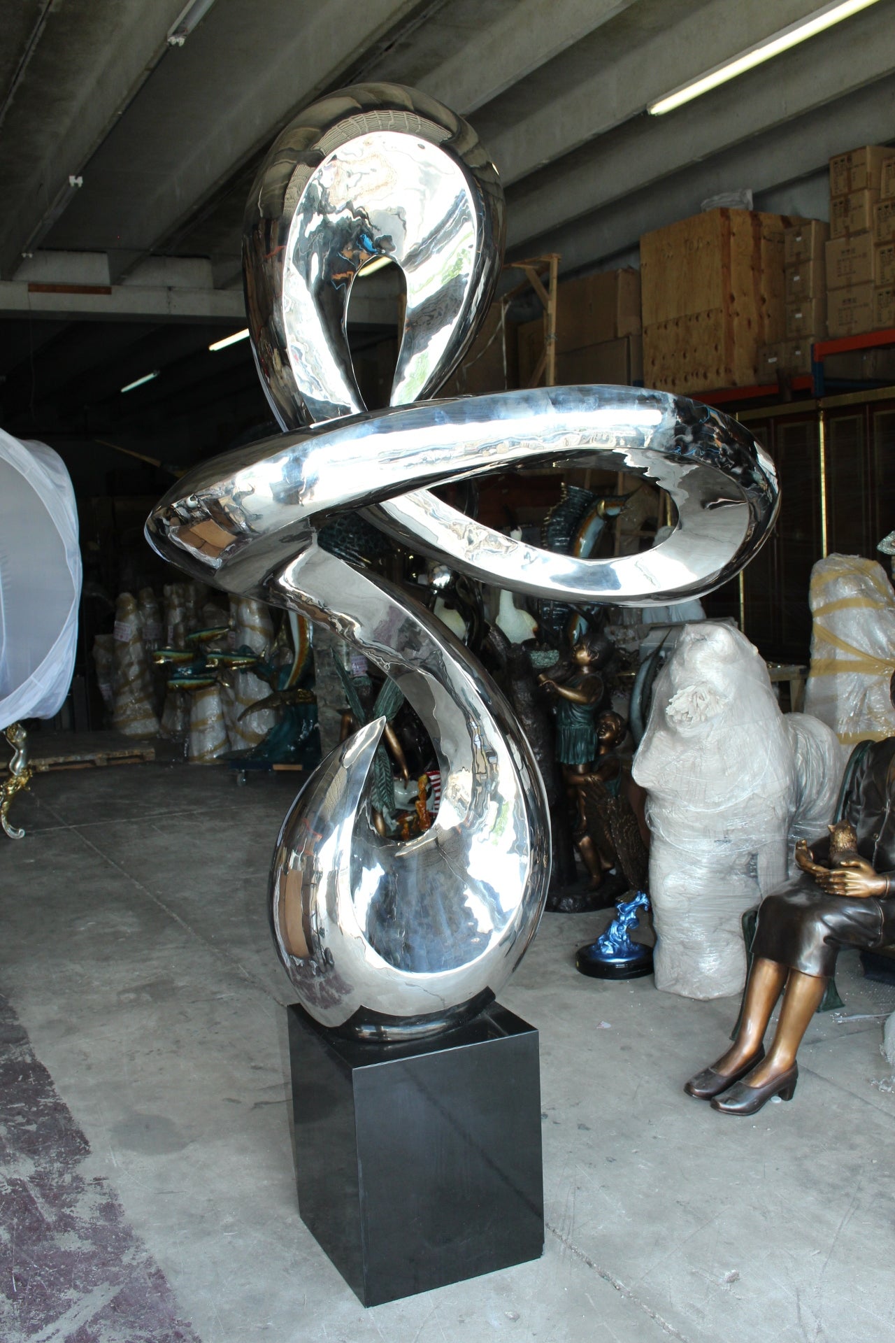 Modern arts - large statue - CC1 -  Size: 52"L x 26"W x 94"H.